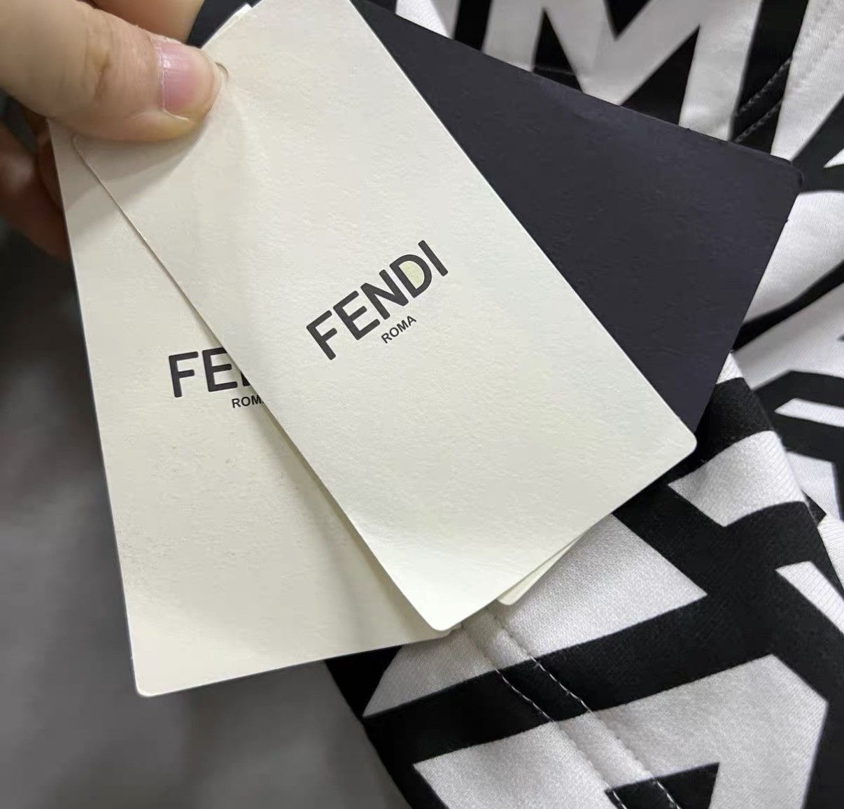Fendi FENDI Capsule All-Over Letter Print Cropped Sweatshirt J41 Size L / US 10 / IT 46 - 4 Thumbnail