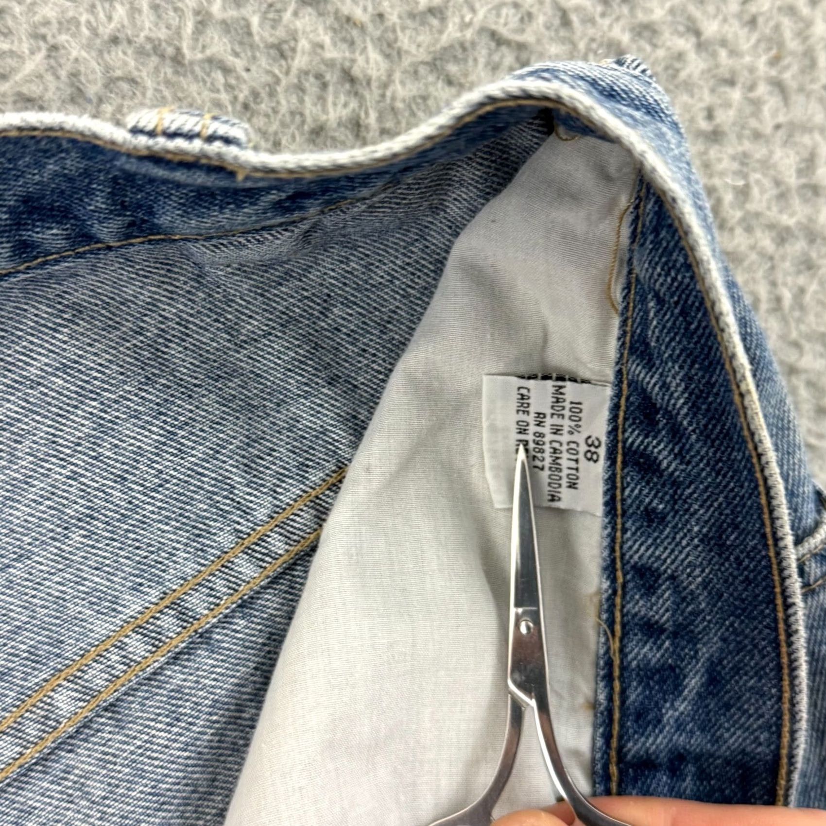 Vintage VINTAGE Cool Blues Denim Short Men 36 Blue 90s Jorts Baggy Carpenter 80s Skater Shorts Mens Blue Denim Pocket 5-Pocket Design Size US 38 / EU 54 - 7 Thumbnail
