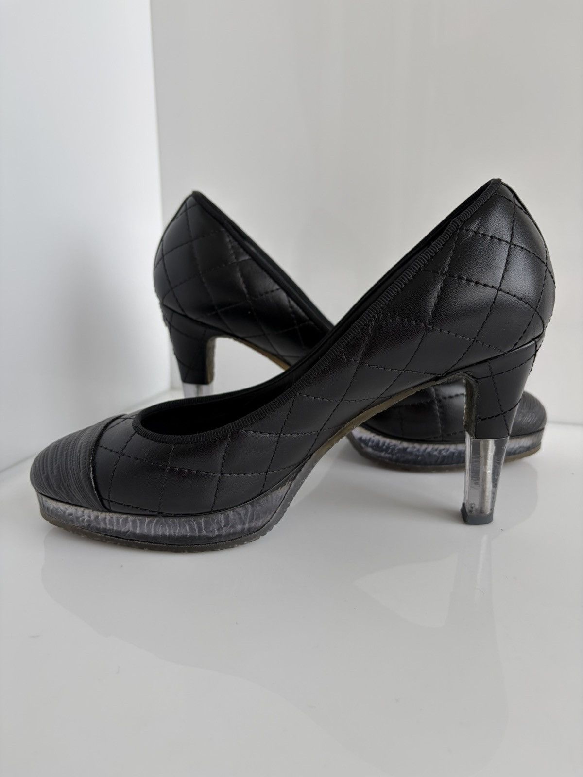 Chanel Chanel Logo CC Quilted Lambskin Cap Toe Pumps Heels 38C Size US 8 / IT 38 - 8 Thumbnail