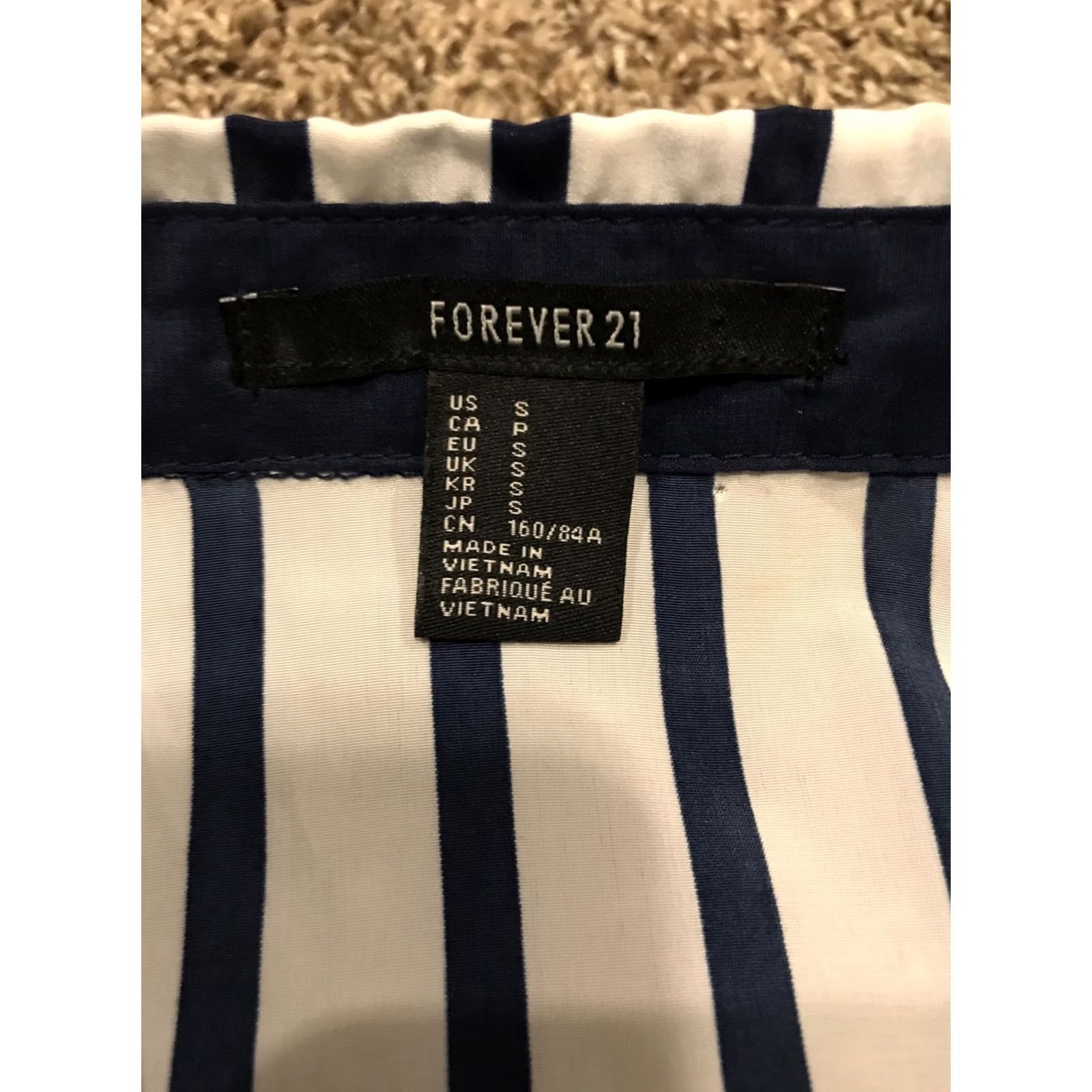 Forever 21 FOREVER 21 Blouse Shirt Womens S Blue White Stripe Sleeveless Collared Multicolor Lightweight Button Casual Regular Size S Size S / US 4 / IT 40 - 2 Thumbnail