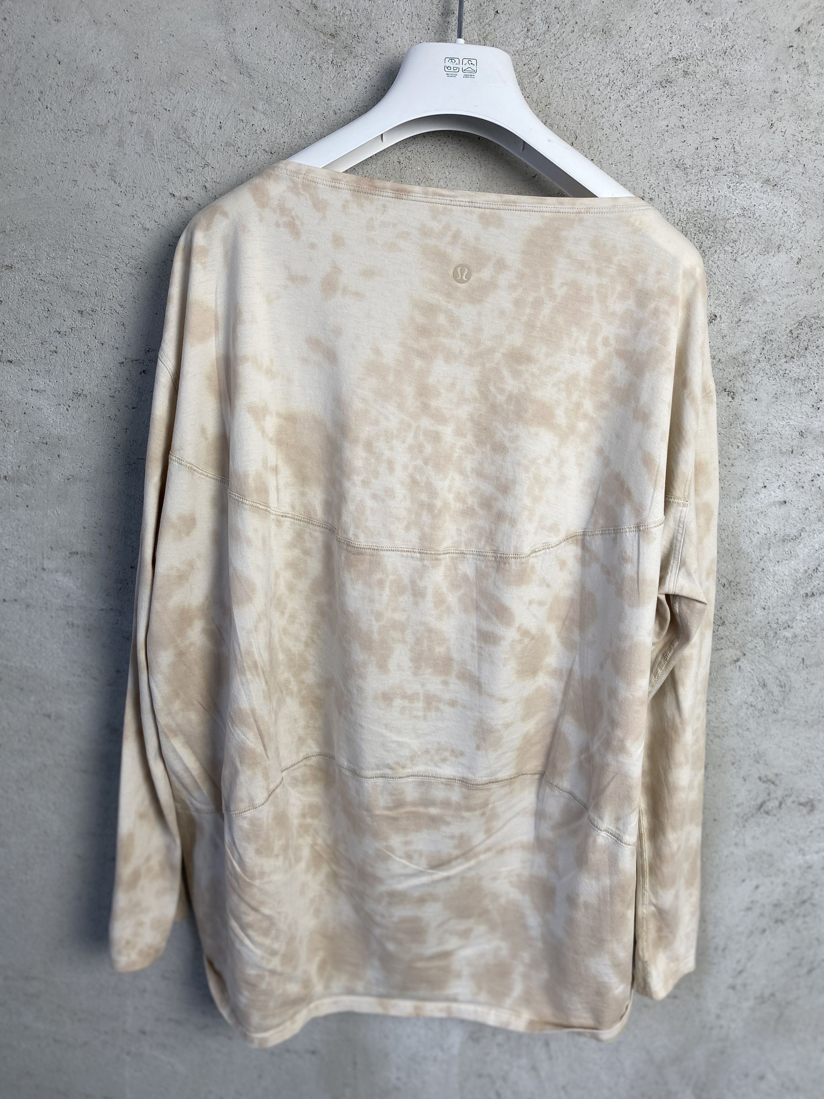 Lululemon Lululemon tie dye long sleeve t-shirt tee casual sport Size L / US 10 / IT 46 - 3 Thumbnail