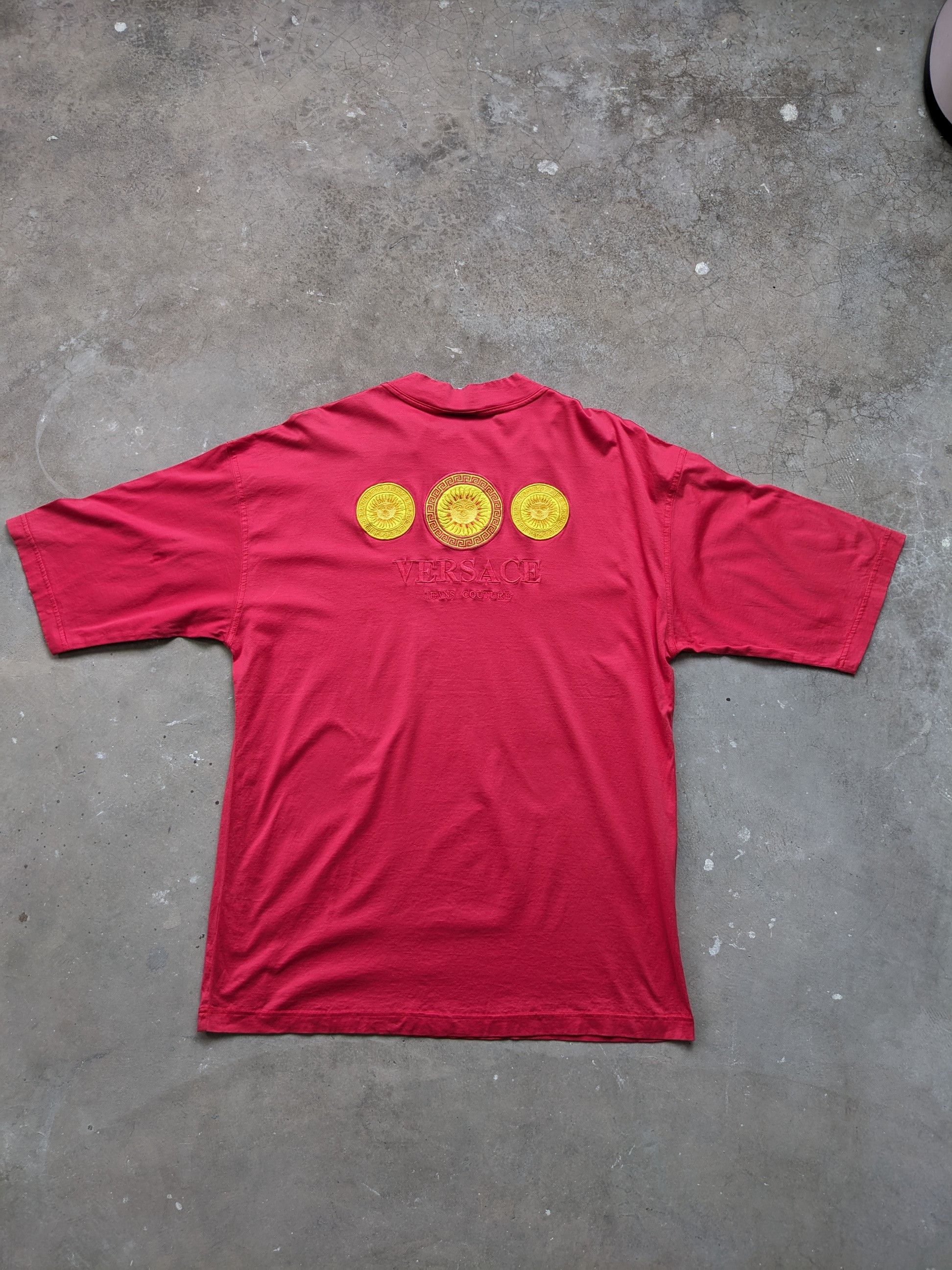 Versace × Versace Jeans Couture × Vintage Vintage Versace Back Logo Embroidered T Shirt Size US L / EU 52-54 / 3 - 1 Thumbnail