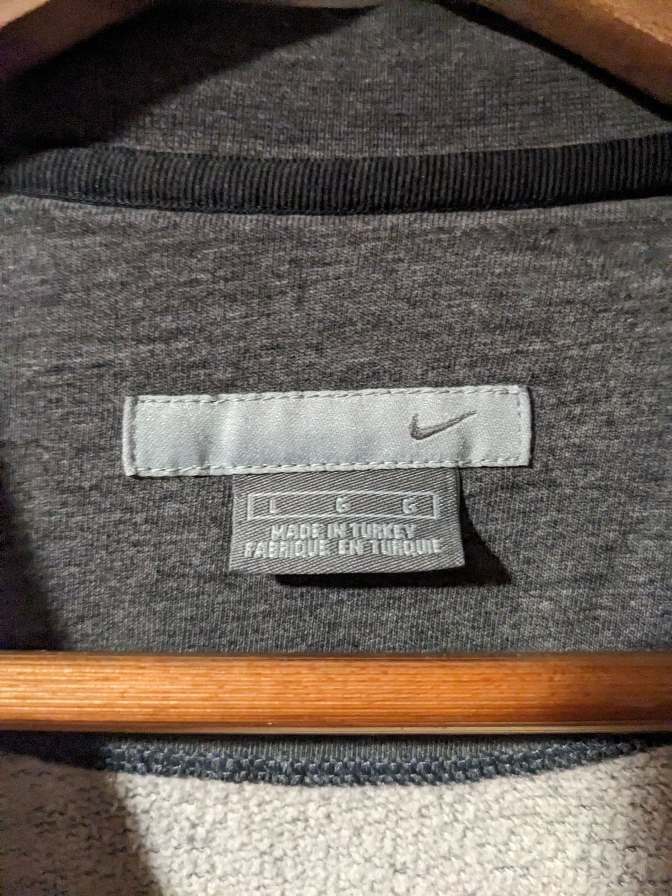 Nike Vintage Y2K Nike Mini Swoosh Essential Large Sweatshirt Size US L / EU 52-54 / 3 - 3 Thumbnail