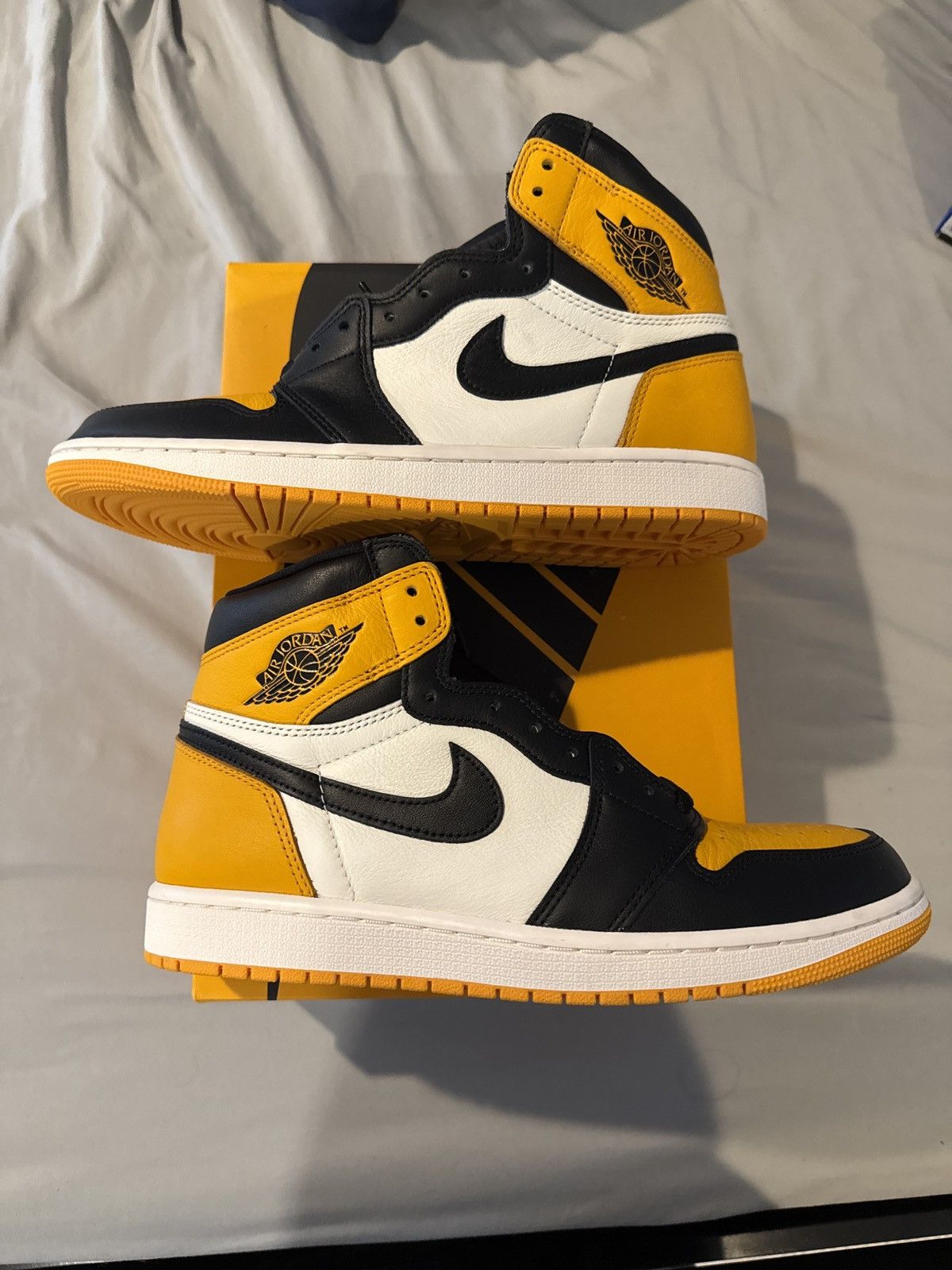 Jordan Brand × Nike Jordan 1 Retro High OG Size US 10 / EU 43 - 2 Thumbnail
