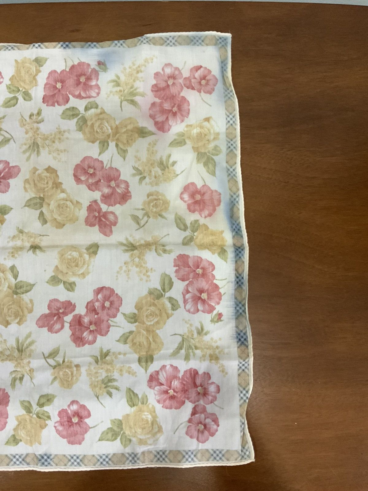 Burberry Burberrys Flower Handkerchief Bandana Size ONE SIZE - 13 Thumbnail