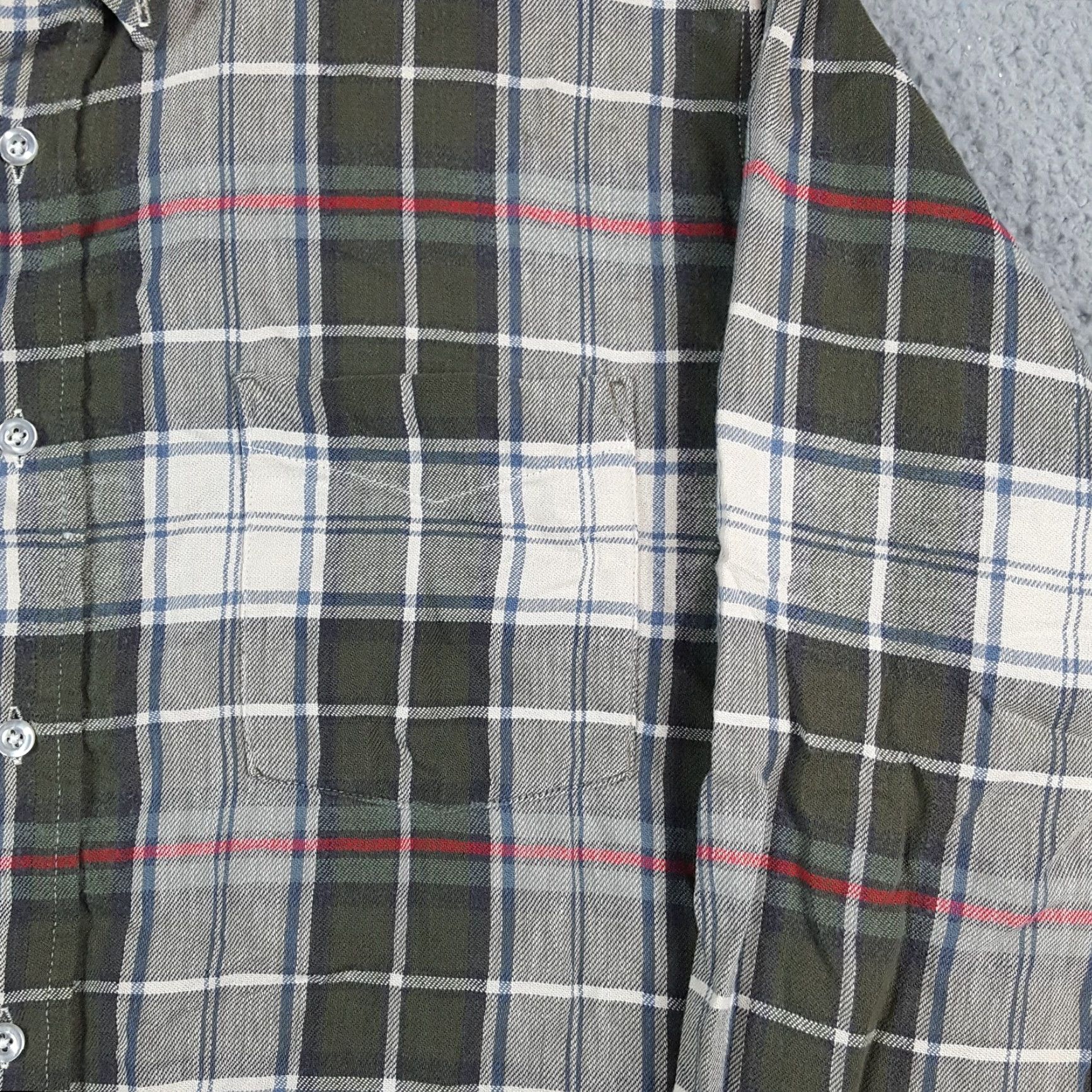 Vintage VINTAGE L.L. Bean Button-Up Shirt Plaid Flannel Men's Size L Collared Western USA Shirt Size US L / EU 52-54 / 3 - 4 Thumbnail