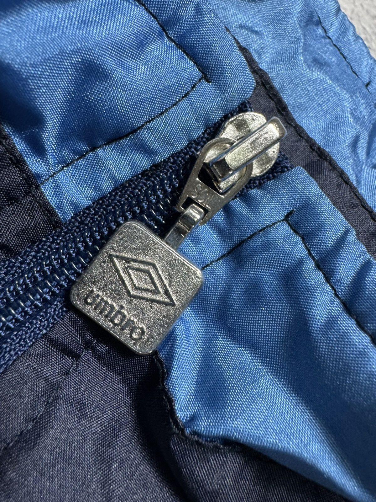 Umbro Umbro FC Napoli Vintage 90’s Football Nylon Light Jacket Size US L / EU 52-54 / 3 - 5 Thumbnail
