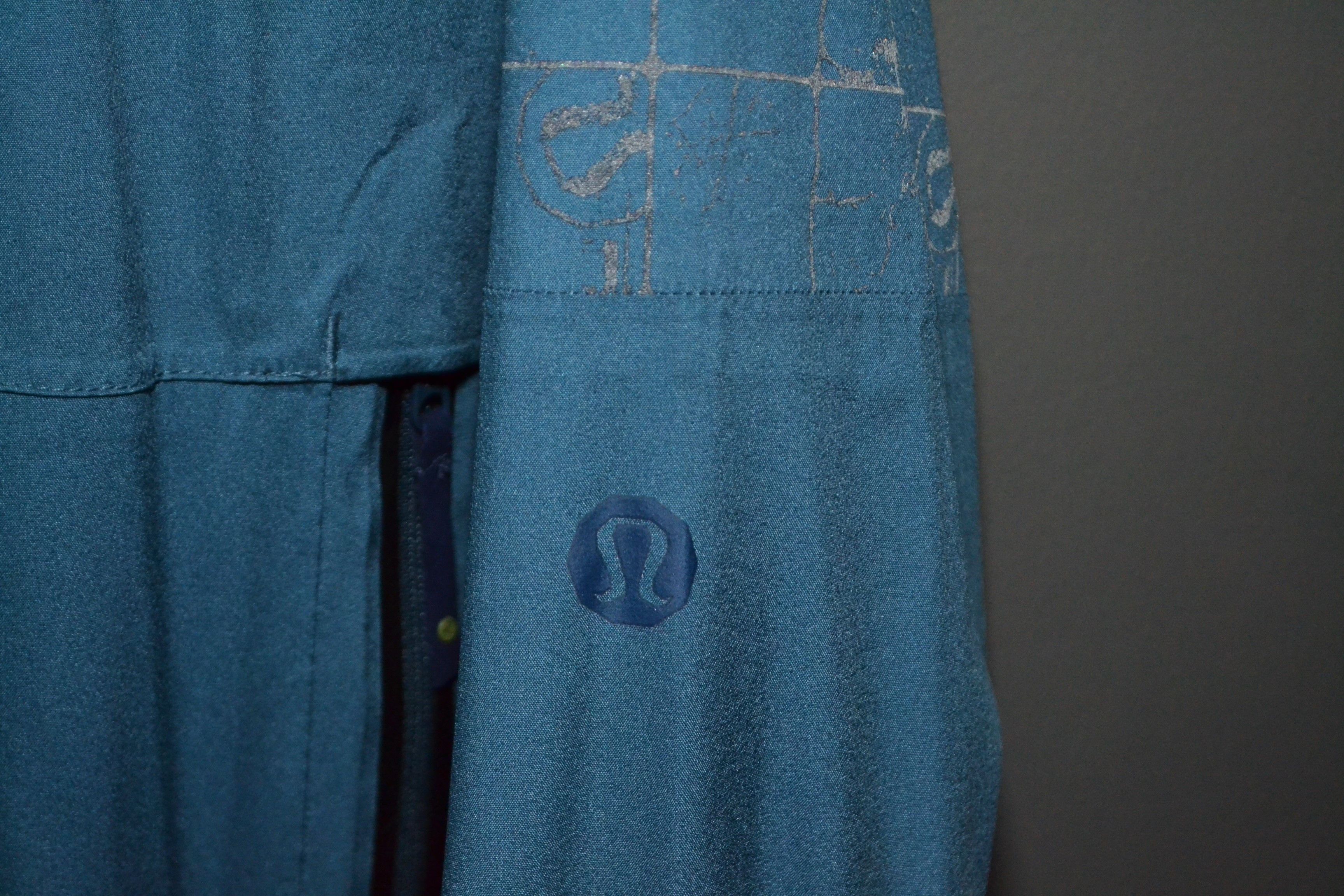 Lululemon Lululemon Sport Running Jacket size L Blue Reflective Nylon Size US L / EU 52-54 / 3 - 3 Thumbnail