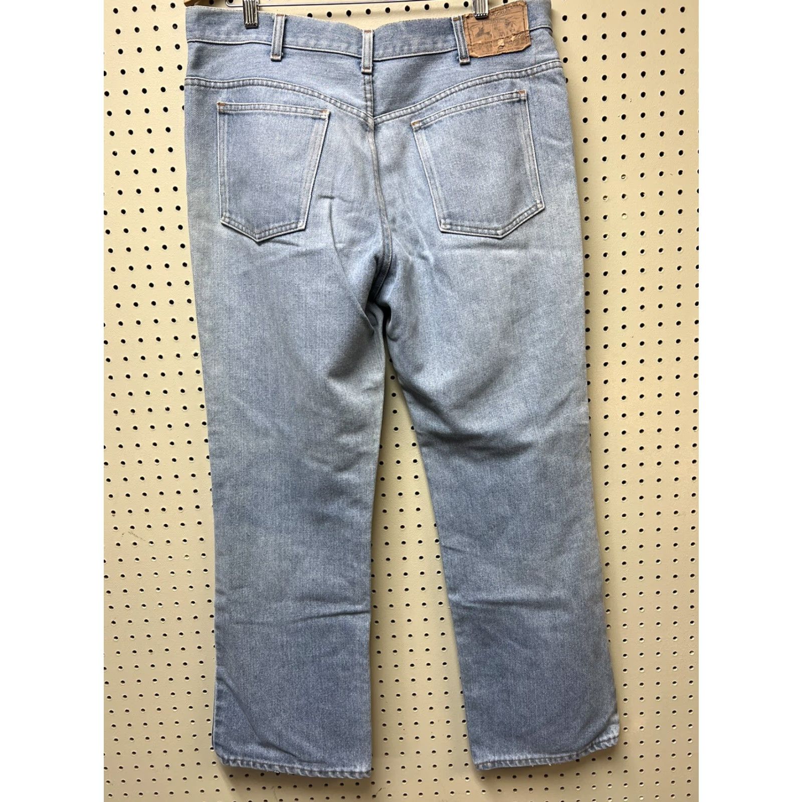 JCPenney VINTAGE JC Penney Jeans 38x32 Denim Blue Light wash 5-Pocket Relaxed Mens Jeans Size US 38 / EU 54 - 2 Thumbnail