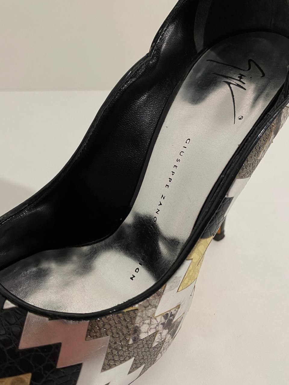 Giuseppe Zanotti Giuseppe Zanotti Zigzag Patent Leather Flash High Heels Size US 7 / IT 37 - 6 Thumbnail