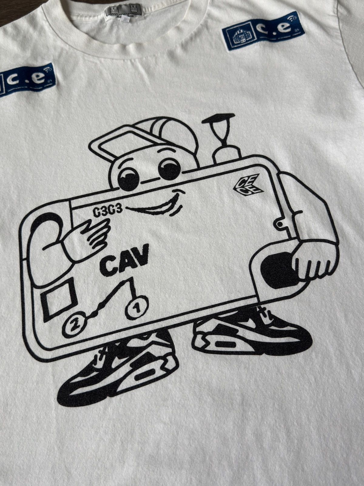 Cav Empt Cav Empt Phone Guy White Tee Size US M / EU 48-50 / 2 - 2 Thumbnail