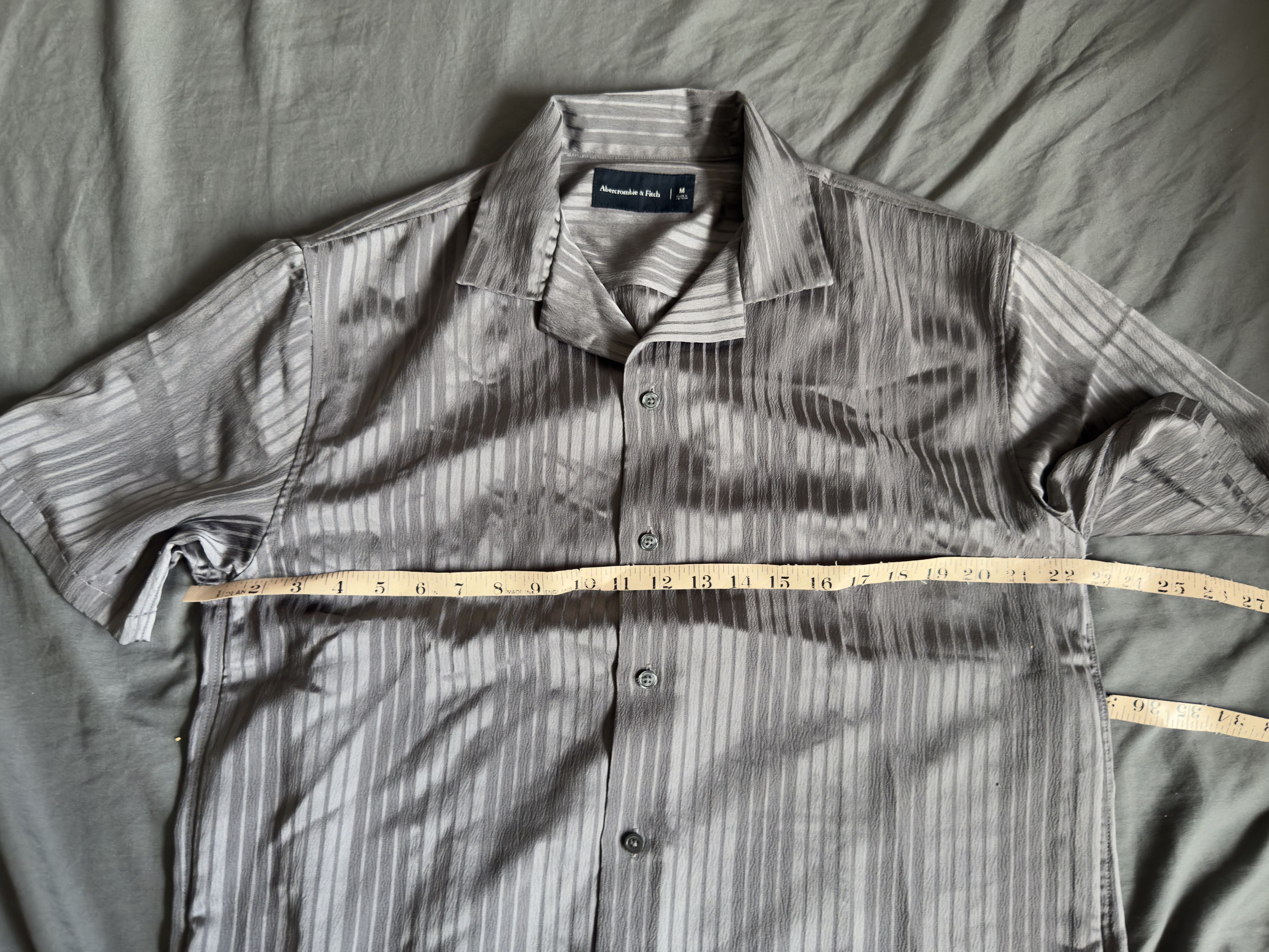 Abercrombie & Fitch Abercrombie & Fitch Camp Collar Button-Up Shirt med $75 Size US M / EU 48-50 / 2 - 3 Thumbnail