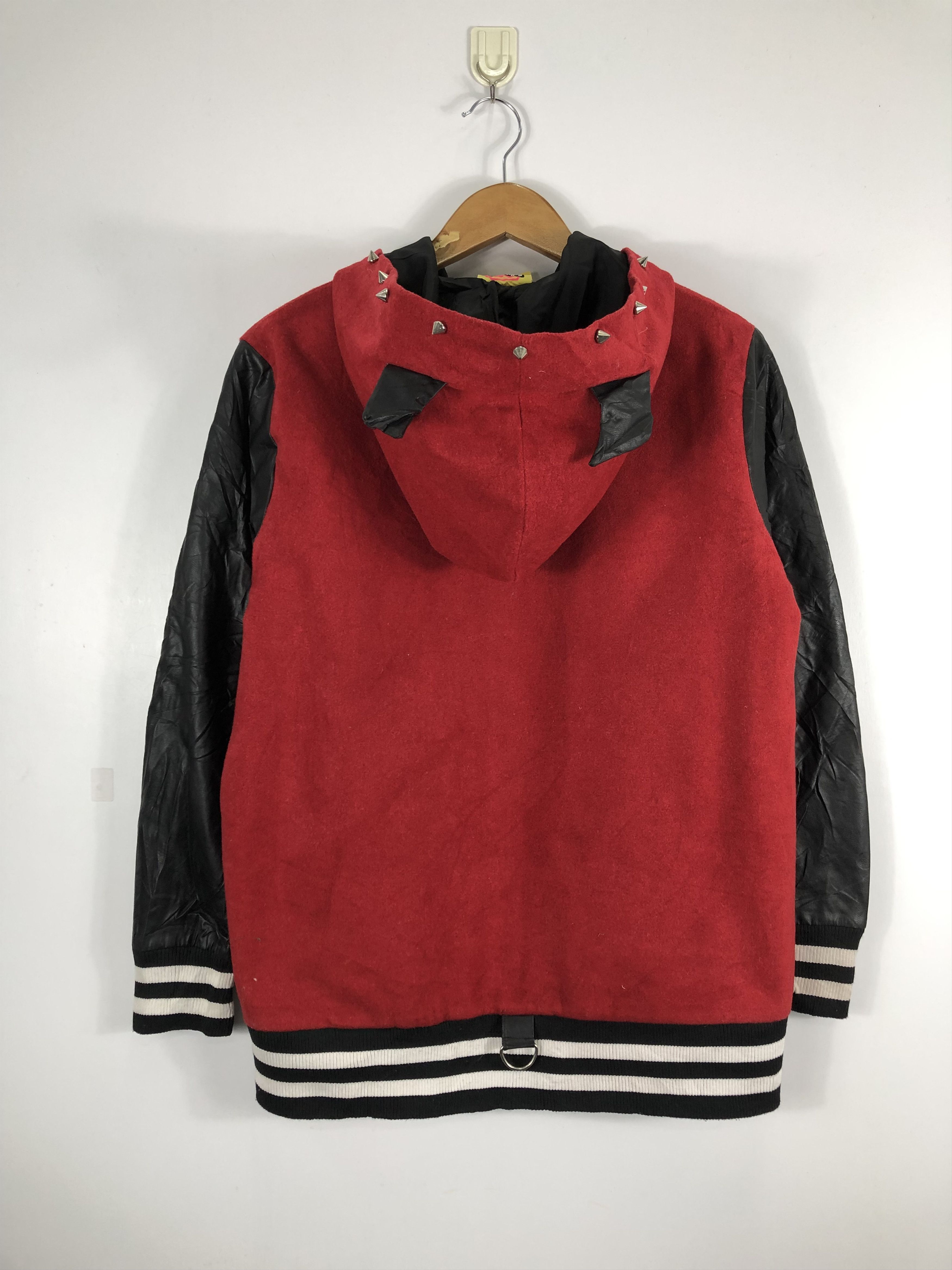 Japanese Brand Vintage Super Lovers Varsity Jacket Red Leather Sleeve V0248 Size US L / EU 52-54 / 3 - 3 Thumbnail