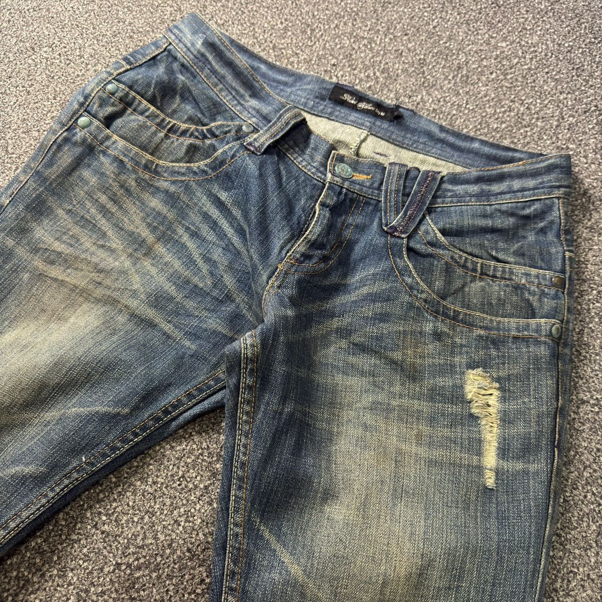 Hysteric Glamour 🇯🇵 Japanese Flared Y2k Root Three Dirty Wash Distressed Denim Size US 31 - 4 Thumbnail