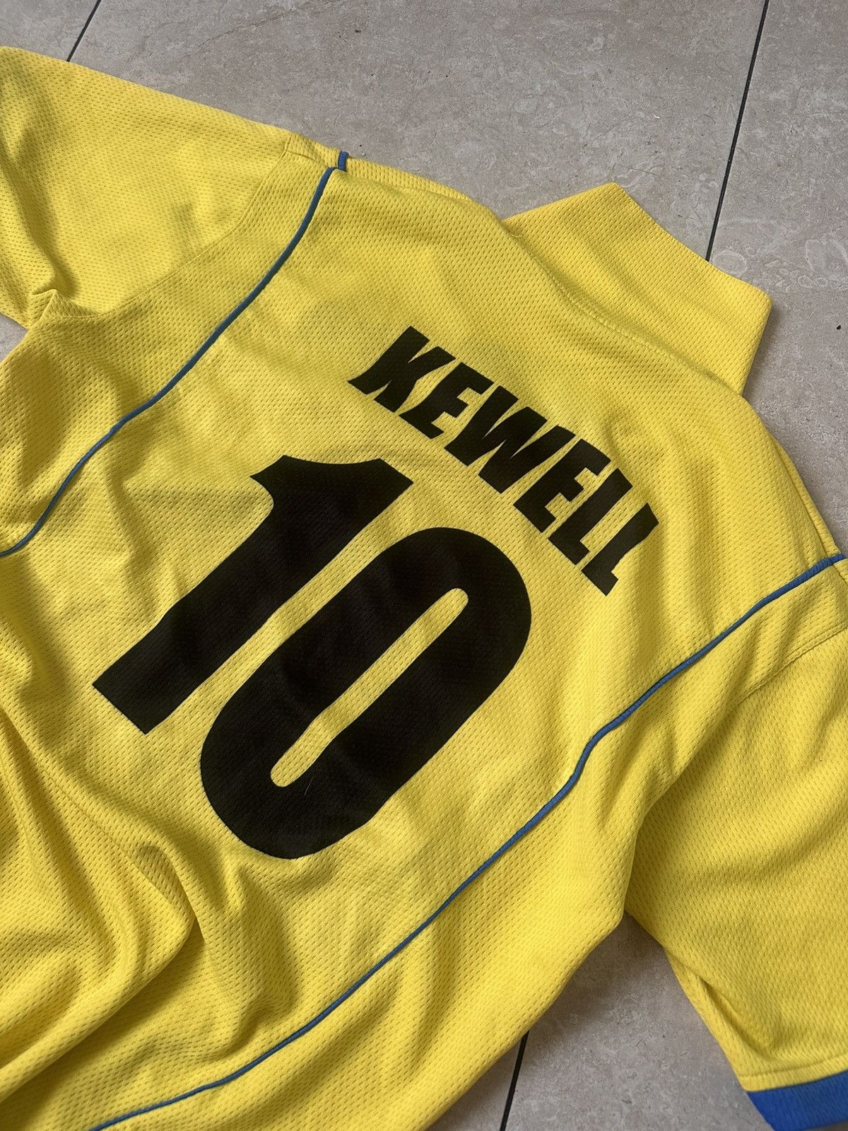 Nike Vintage Nike Leeds 10 Harry Kewell Soccer Jersey Size US M / EU 48-50 / 2 - 4 Thumbnail