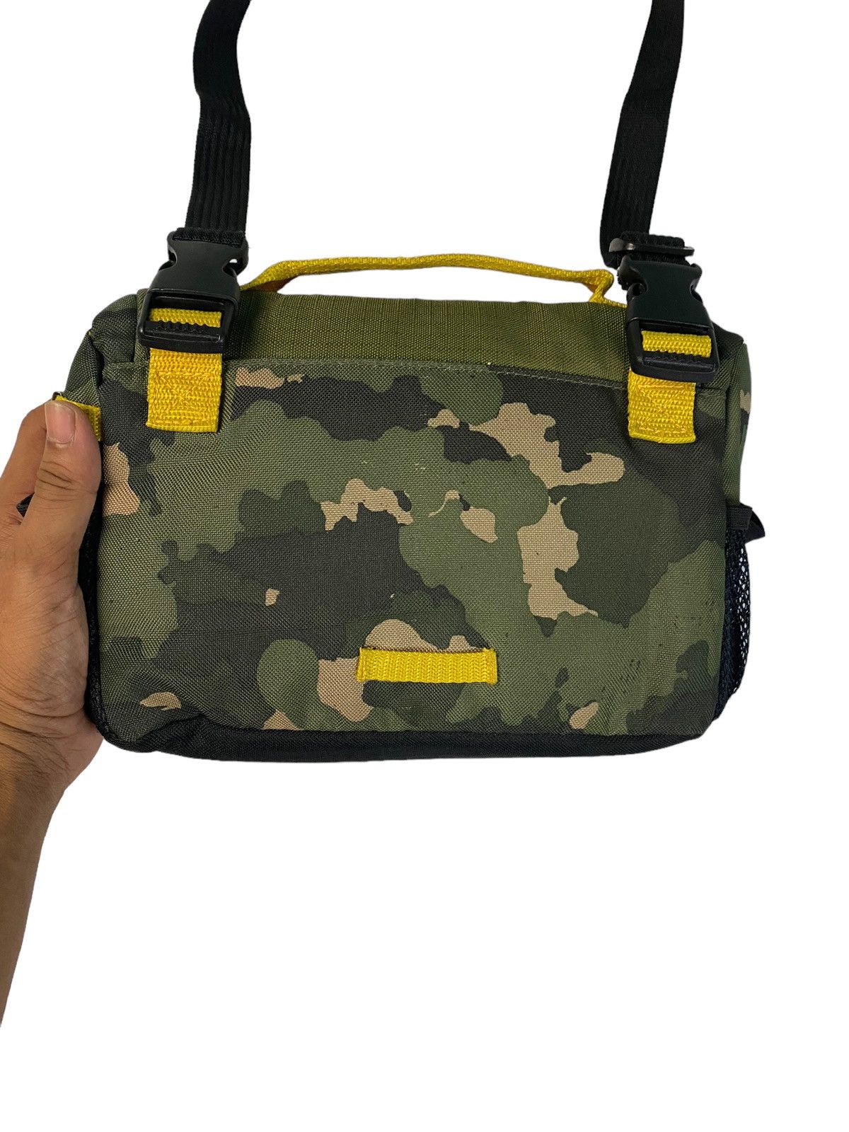Designer × Gap × Vintage 👍 GAP KIDS CAMO sling bag Clutch backpack outdoor y2k Size ONE SIZE - 7 Thumbnail