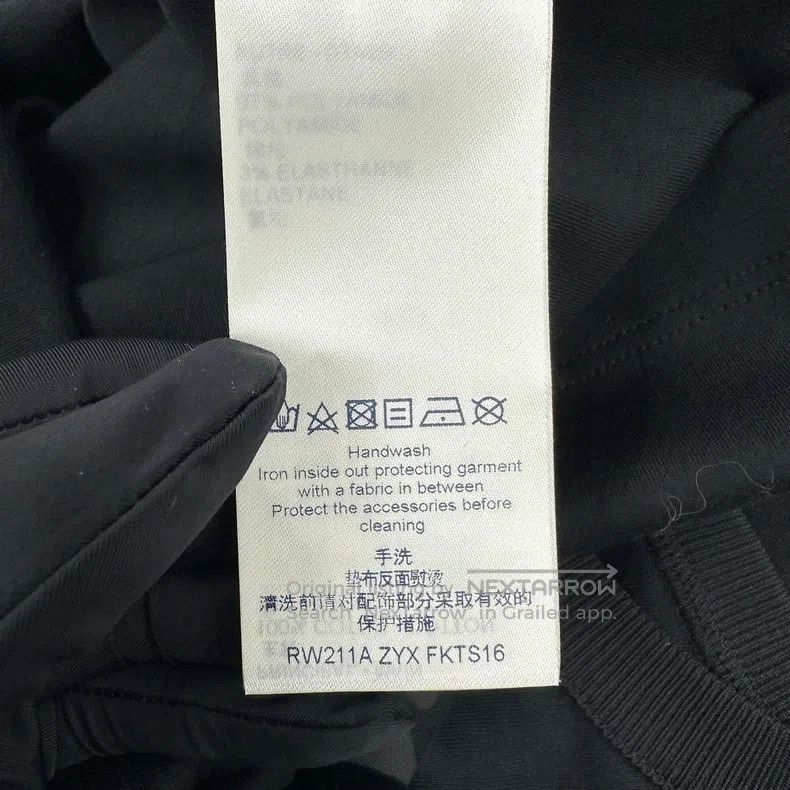 Louis Vuitton Louis Vuitton Full logo printed short sleeves Size US XS / EU 42 / 0 - 3 Thumbnail