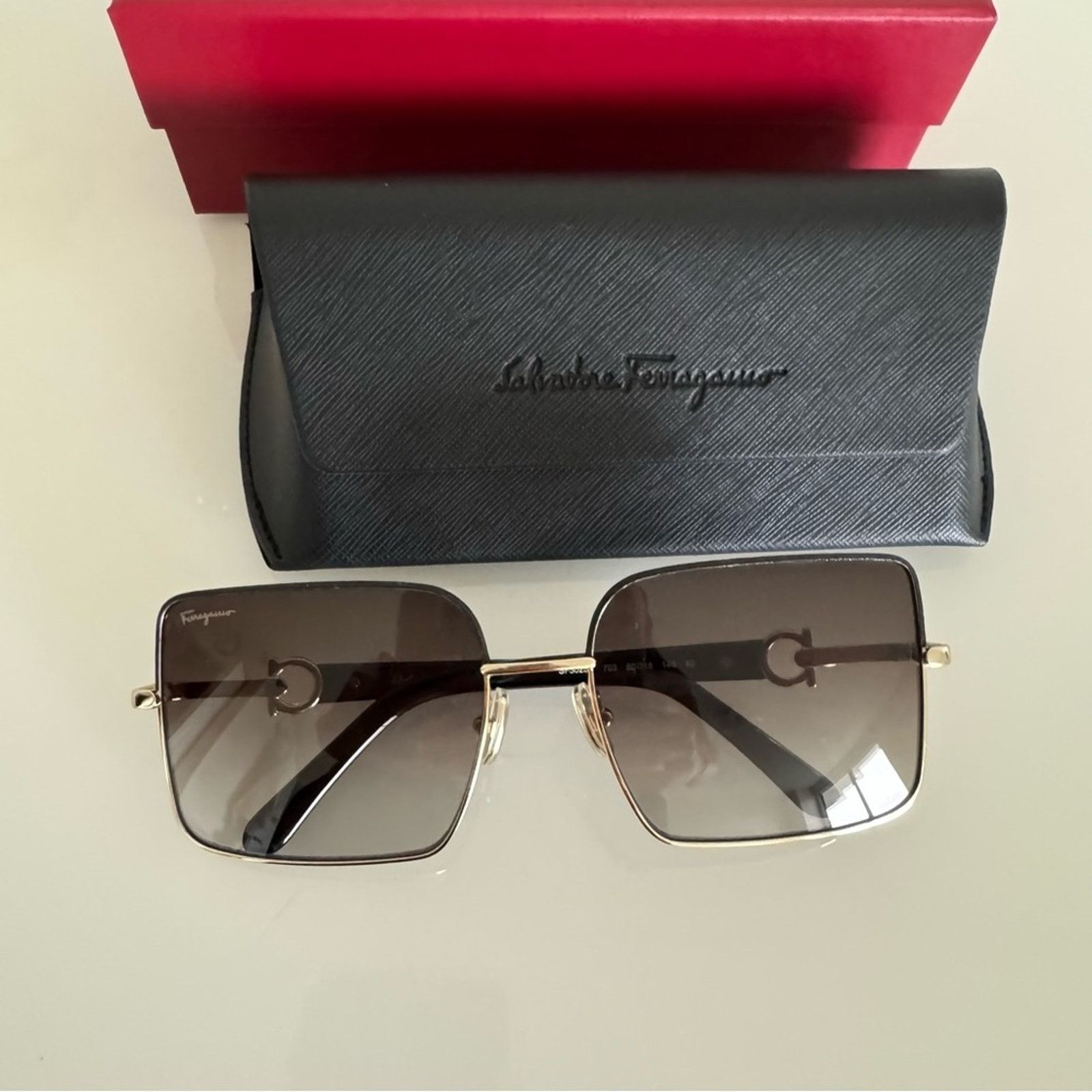 Salvatore Ferragamo New! Salvatore Ferragamo SF302SL 703, Unisex, Authentic Size ONE SIZE - 2 Thumbnail