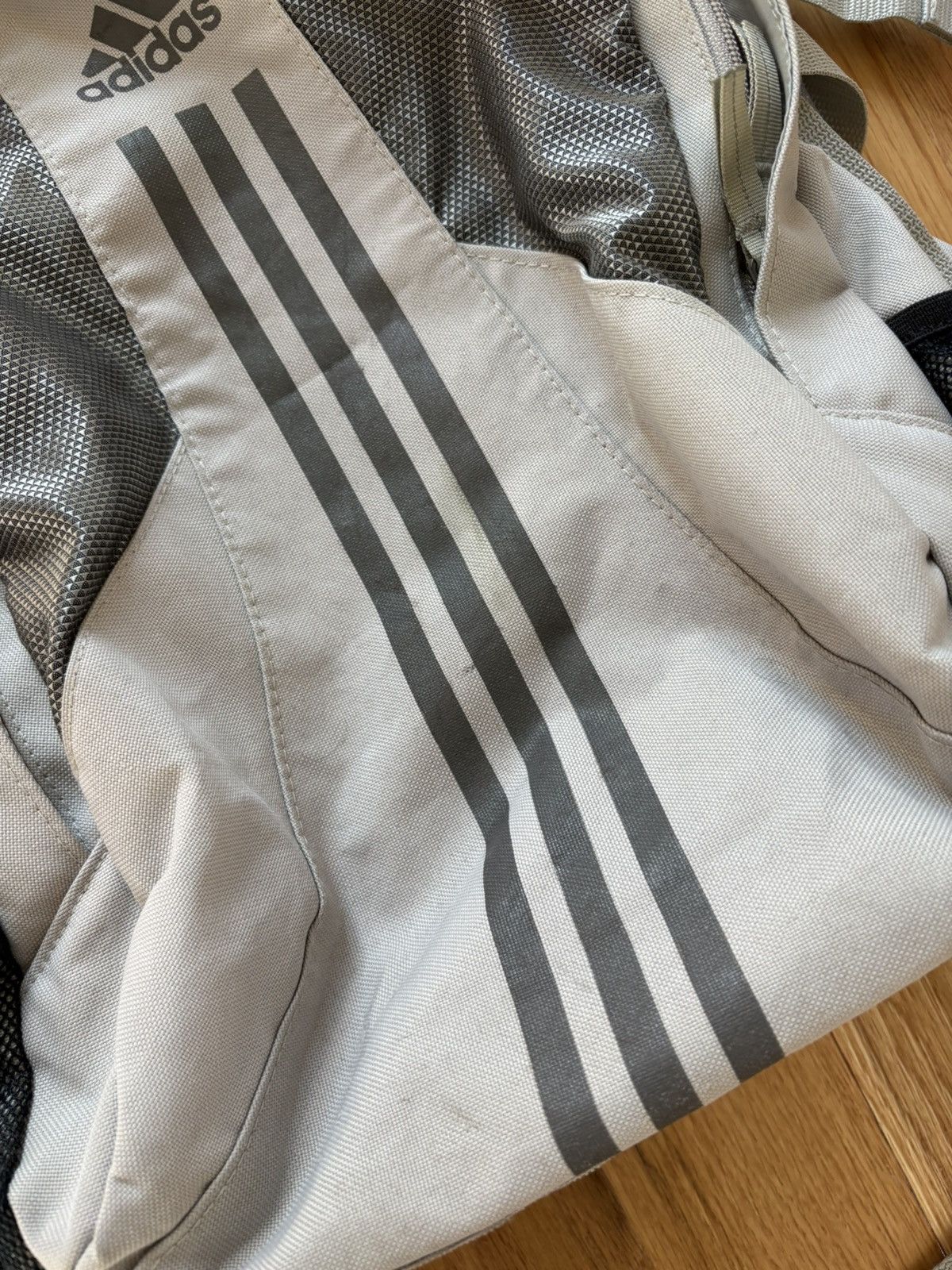 Adidas Adidas Vintage Y2K Backpack Logo Bag Retro 2000s READ Size ONE SIZE - 6 Thumbnail