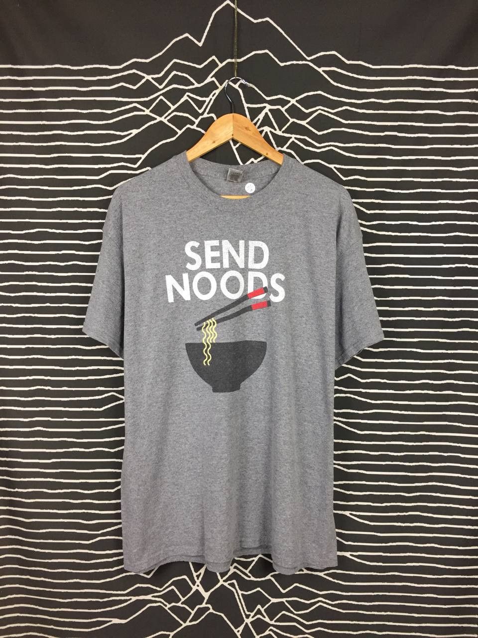 Vintage Send Noods Noodles Chopstick Bowl Funny Humor Graphic Tee Size US XL / EU 56 / 4 - 1 Thumbnail