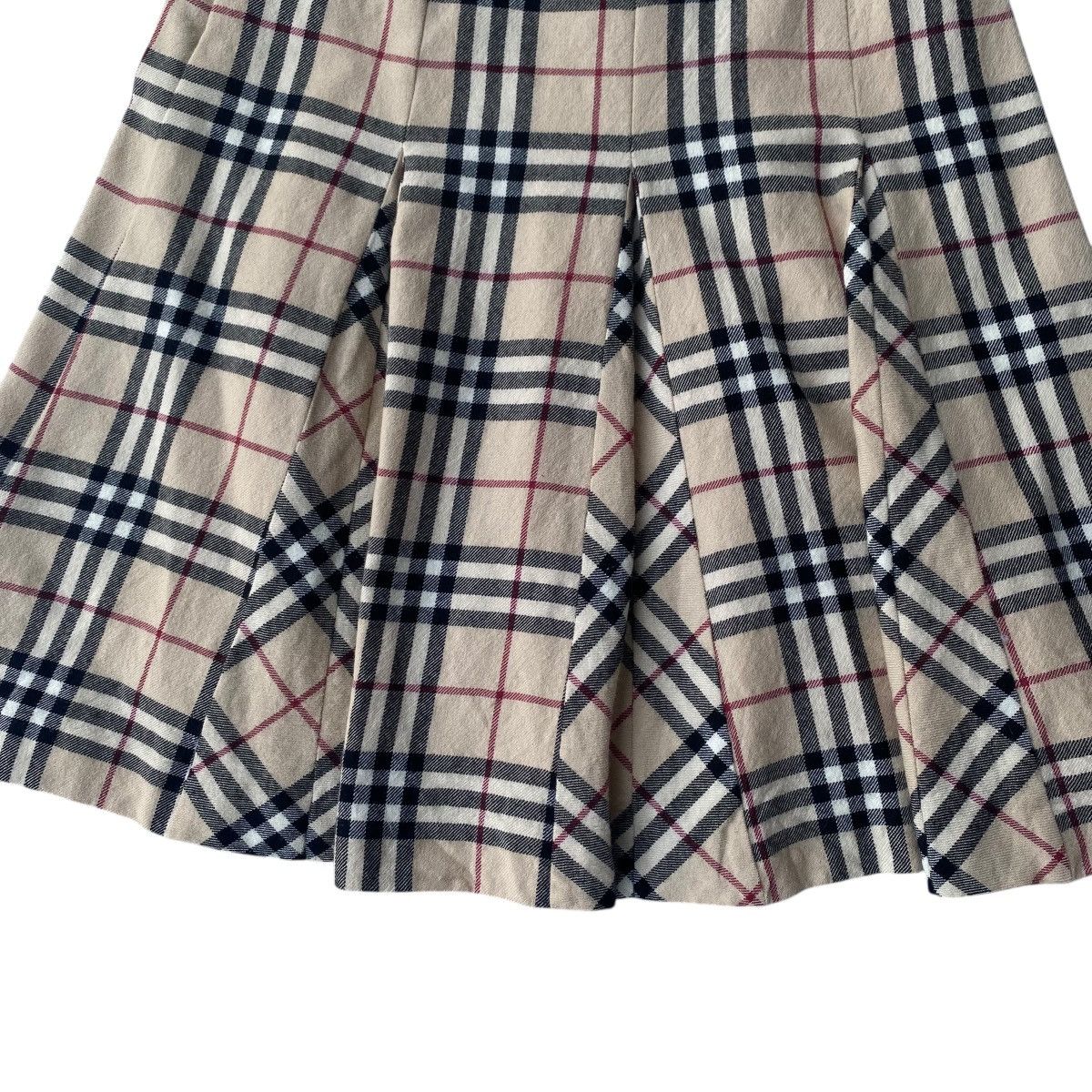 Burberry ‼️LAST DROP‼️Burberry London Iconic Nova check Pleated Skirt Size 26" / US 2 / IT 38 - 9 Thumbnail