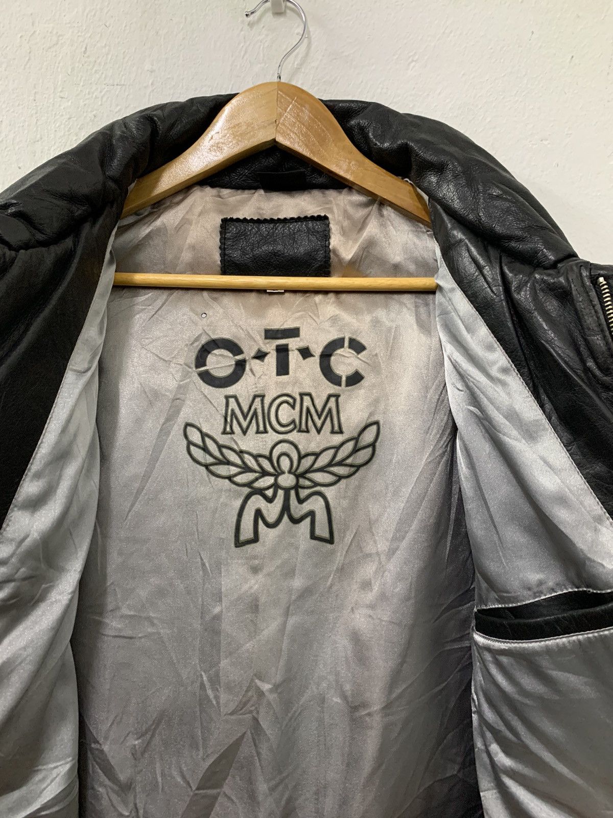 Vintage Vintage MCM O.T.C Puffer Leather Jacket Size US L / EU 52-54 / 3 - 8 Thumbnail