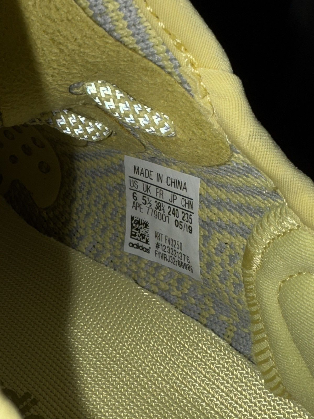 Adidas Yeezy 350 V2 Antlia Size US 6 / EU 39 - 9 Thumbnail