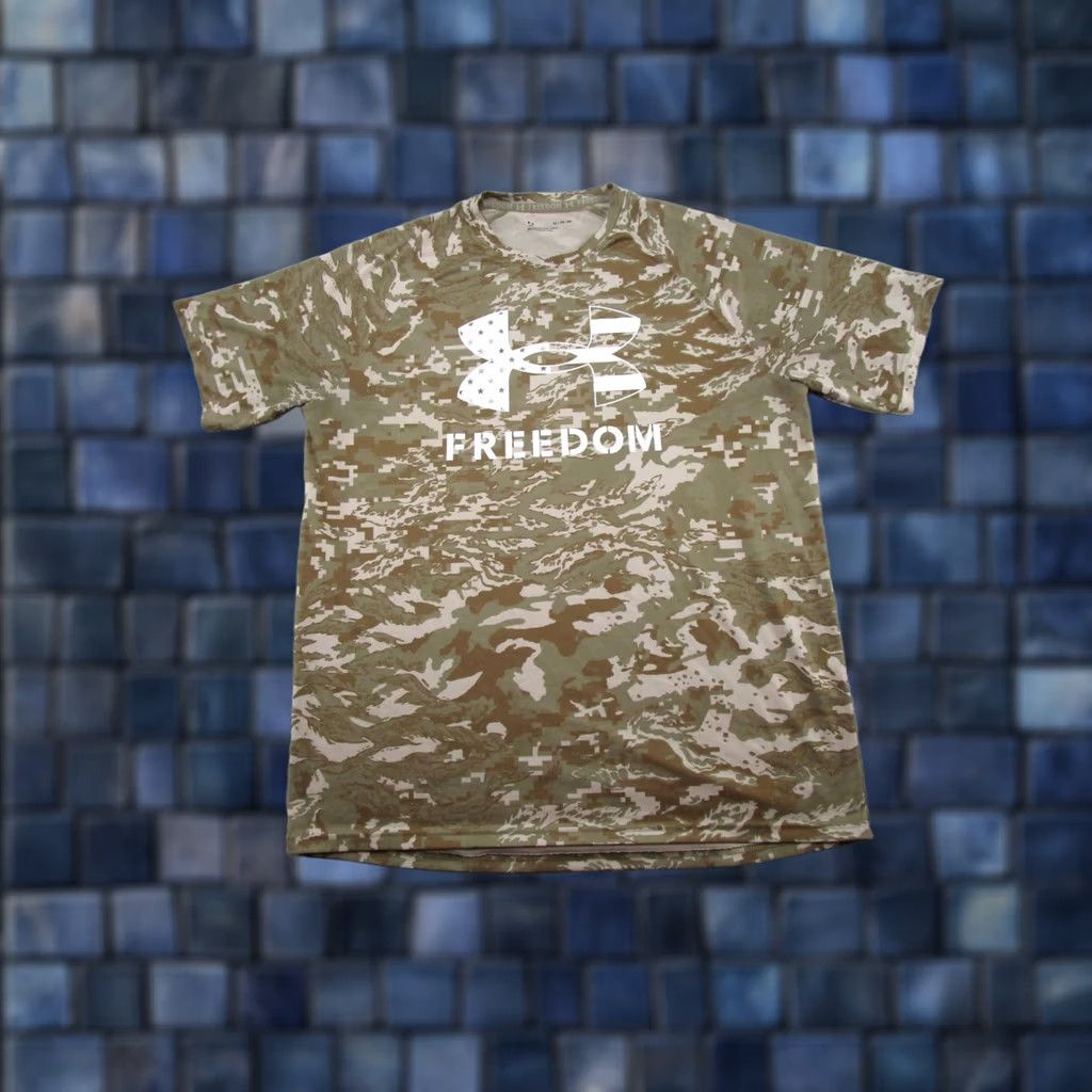Under Armour Under Armour Freedom Camo Short Sleeve Shirt Mens XL Activewear Military Camouflage Logo Breathable T-Shirt 2020s Mens Size US XL / EU 56 / 4 - 1 Thumbnail
