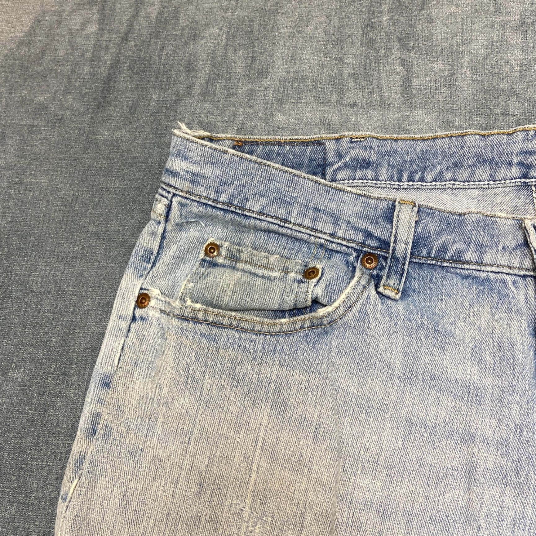 Wrangler Wrangler Jeans Mens 36x32 Blue Denim Cotton Distressed Light Wash Regular Fit Jeans Size US 36 / EU 52 - 5 Thumbnail