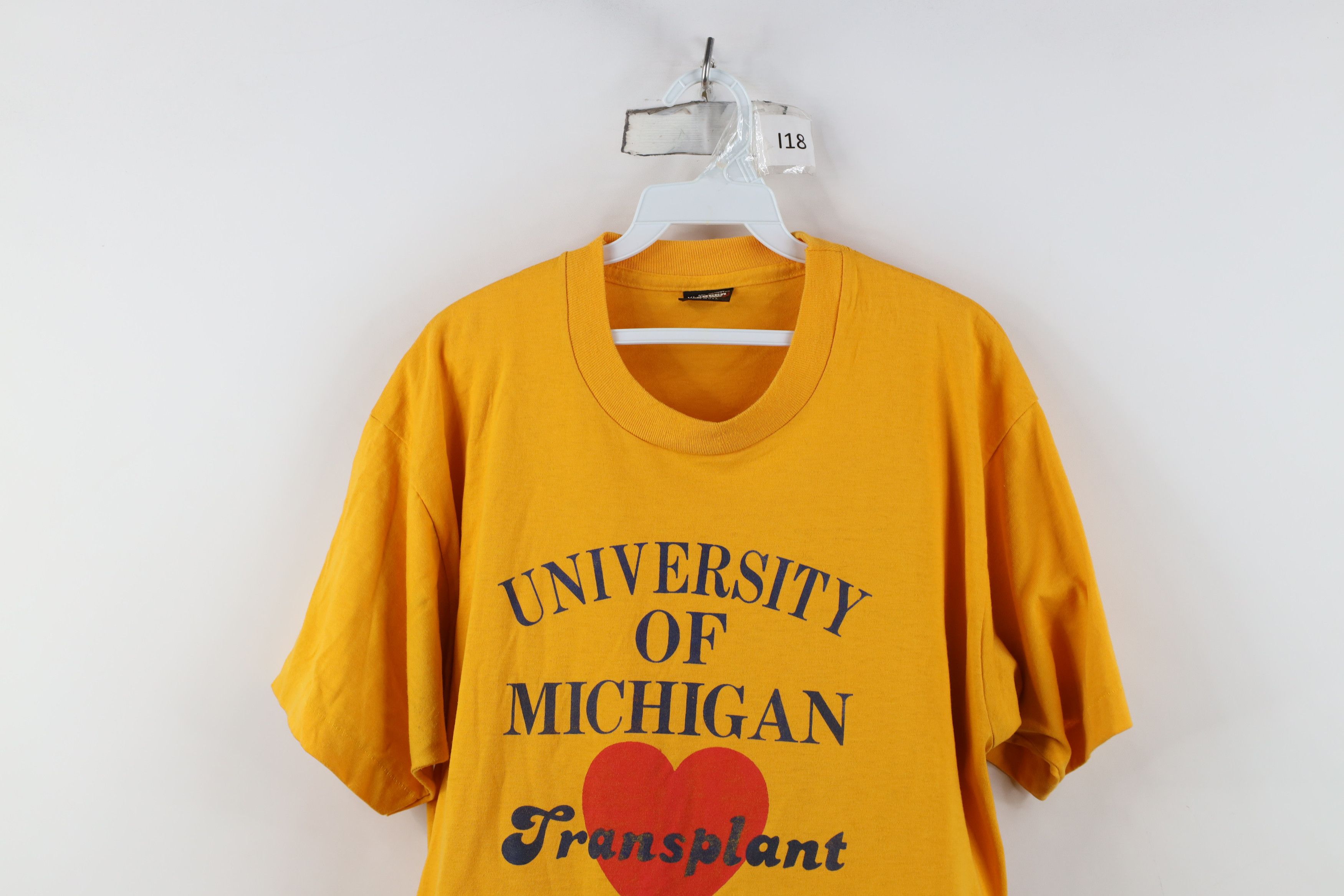 Vintage Vintage 80s 90s University of Michigan Heart T-Shirt Size US XL / EU 56 / 4 - 2 Thumbnail