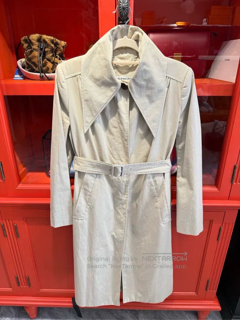 Balenciaga Balenciaga Beige Pointed Collar Slim Fit Trench Coat Size XS / US 0-2 / IT 36-38 - 1 Thumbnail