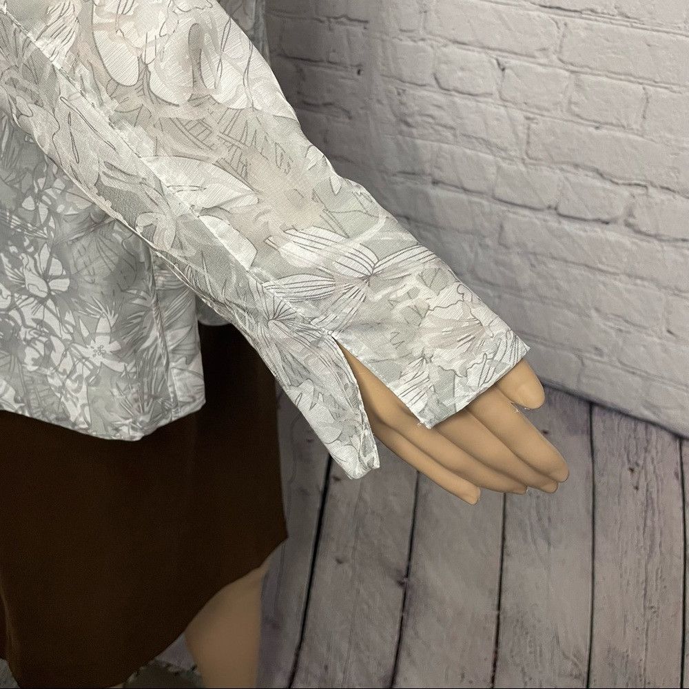 Chicos NWT New $99 Chico's Simple Sheer Saeran Grey Jacket Size 2 Size L / US 10 / IT 46 - 9 Thumbnail