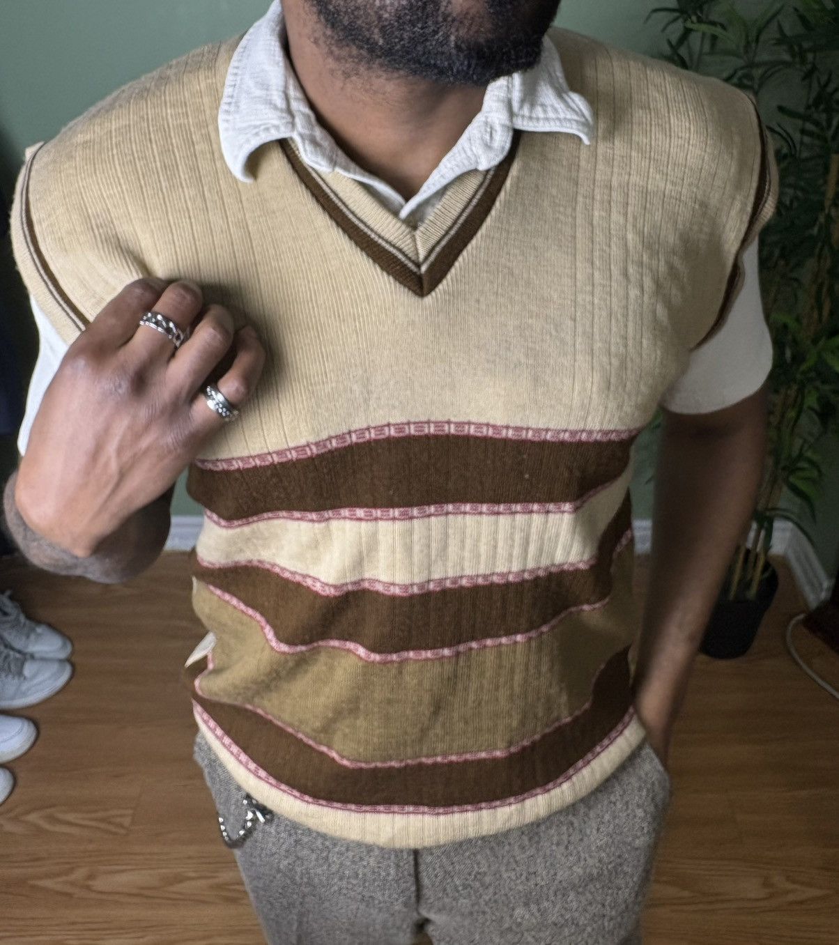 Vintage Vintage Beige Sweater Vest Size US L / EU 52-54 / 3 - 1 Thumbnail