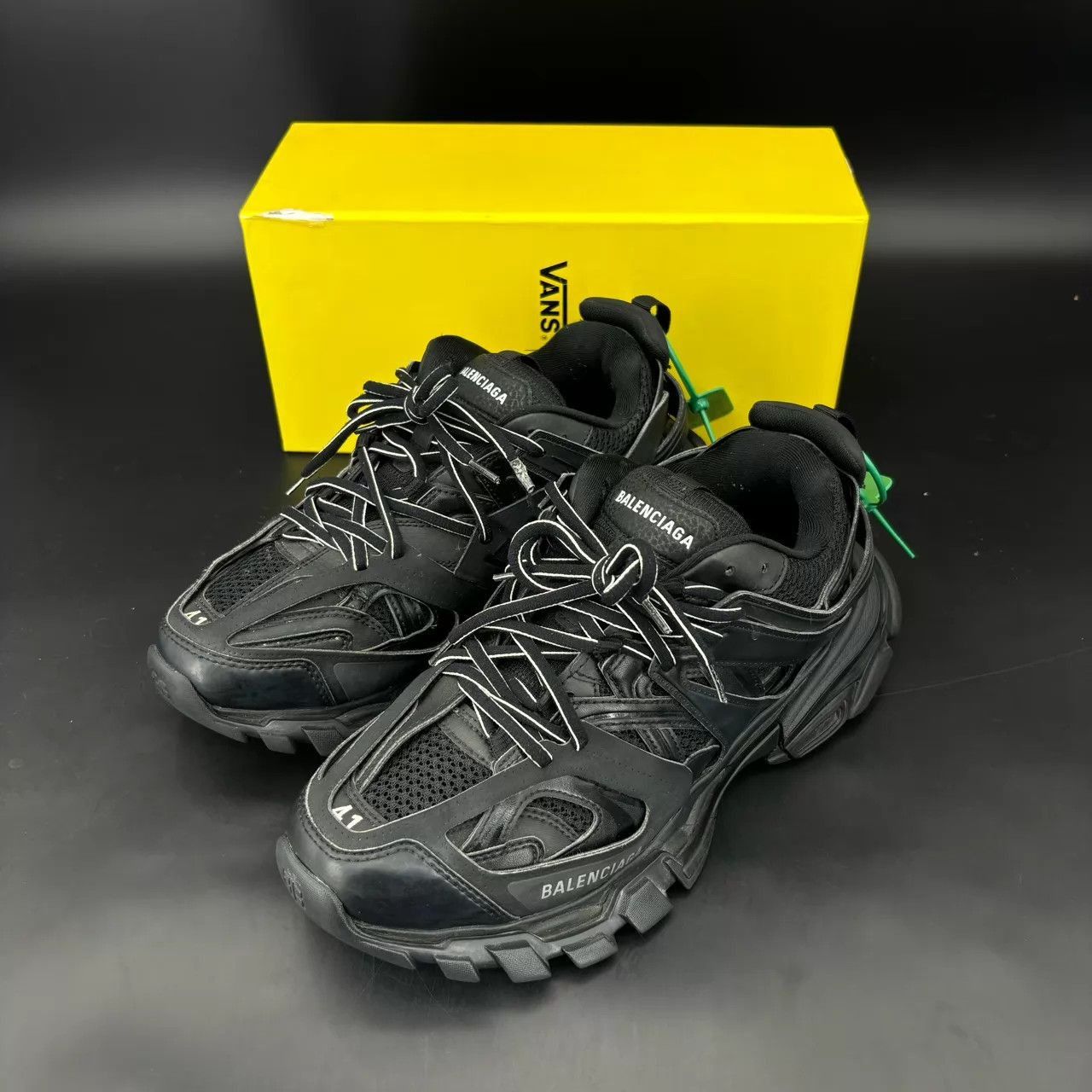 Balenciaga Black Chunky Low-Top Sneakers Size 8 Size US 8 / EU 41 - 1 Thumbnail