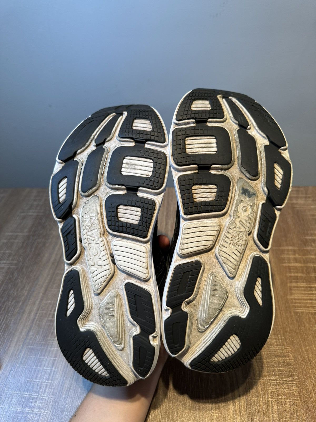 Hoka Hoka One One Bondi 7 Wide Women's Road Running Size 9.5 Size US 9.5 / IT 39.5 - 6 Thumbnail