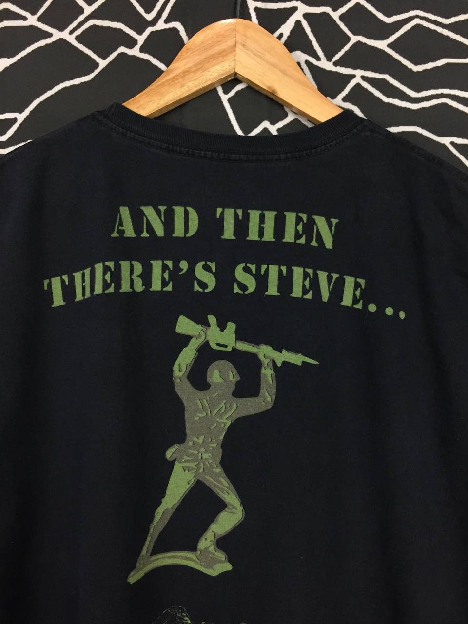 Vintage Ranger Up Everyone In The Military Does Their Job Tee Size US L / EU 52-54 / 3 - 5 Thumbnail