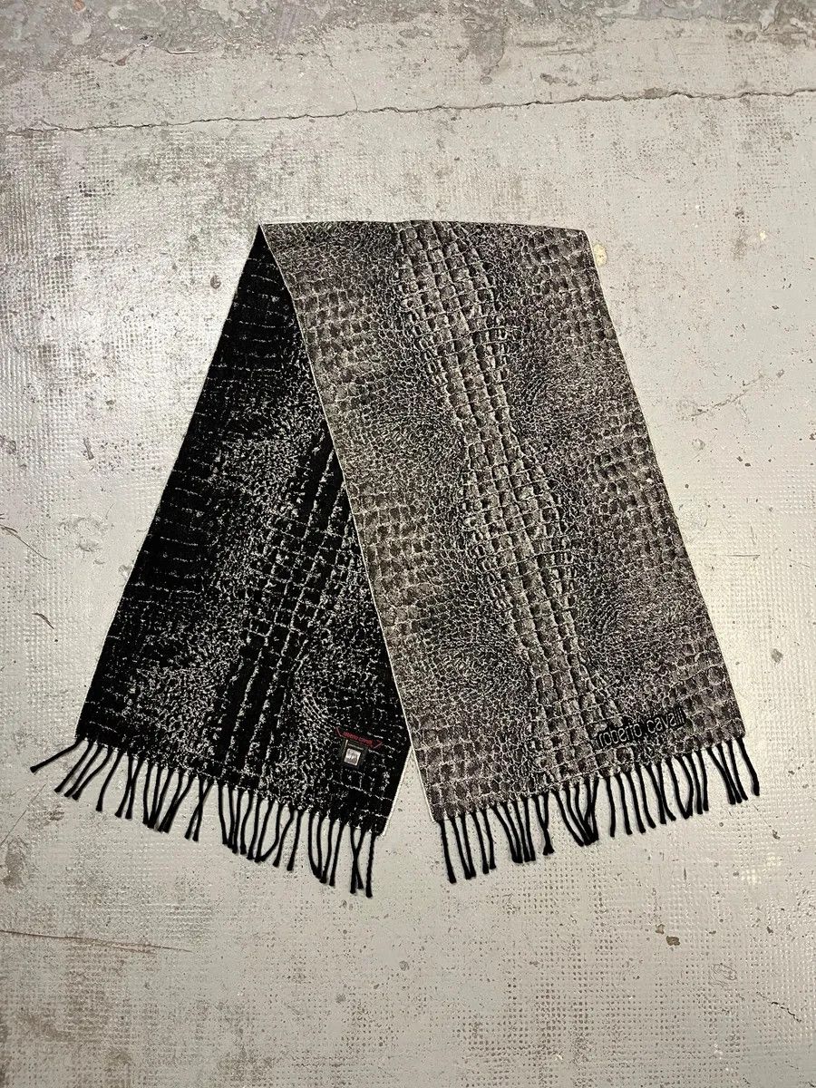 Roberto Cavalli 2000s Roberto Cavalli Grey & Black Crocodile Effect Scarf Size ONE SIZE - 4 Thumbnail