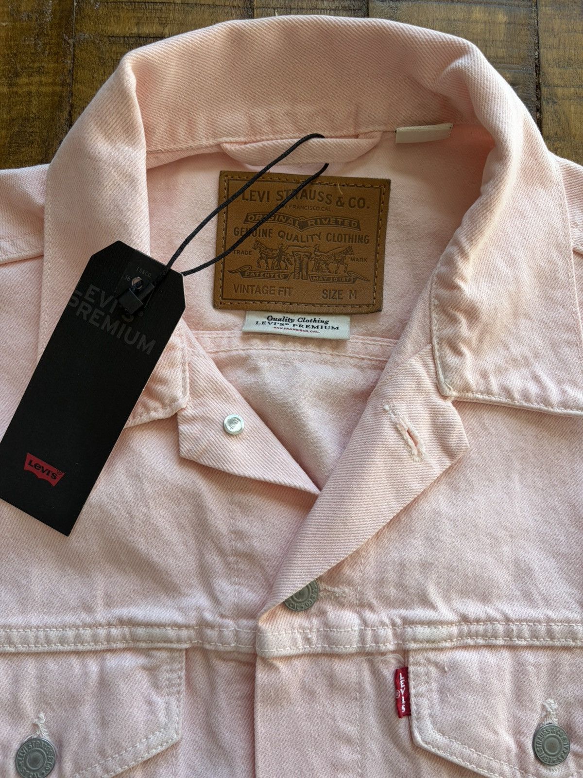 Levi's Levi’s Premium Baby Pink Trucker Size US M / EU 48-50 / 2 - 1 Thumbnail
