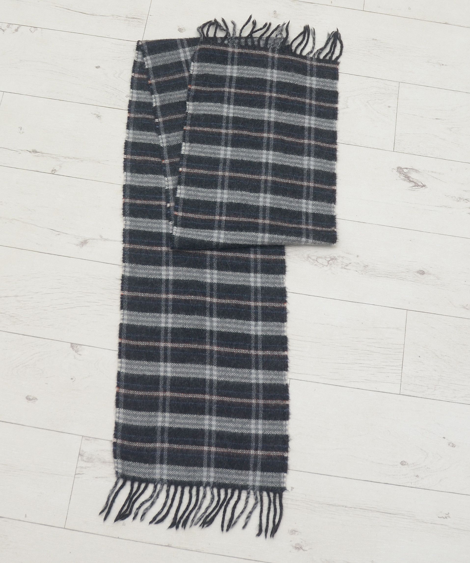 Hugo Boss Vintage Hugo Boss Scarf Muffler Wool Cashmere Size ONE SIZE - 7 Thumbnail