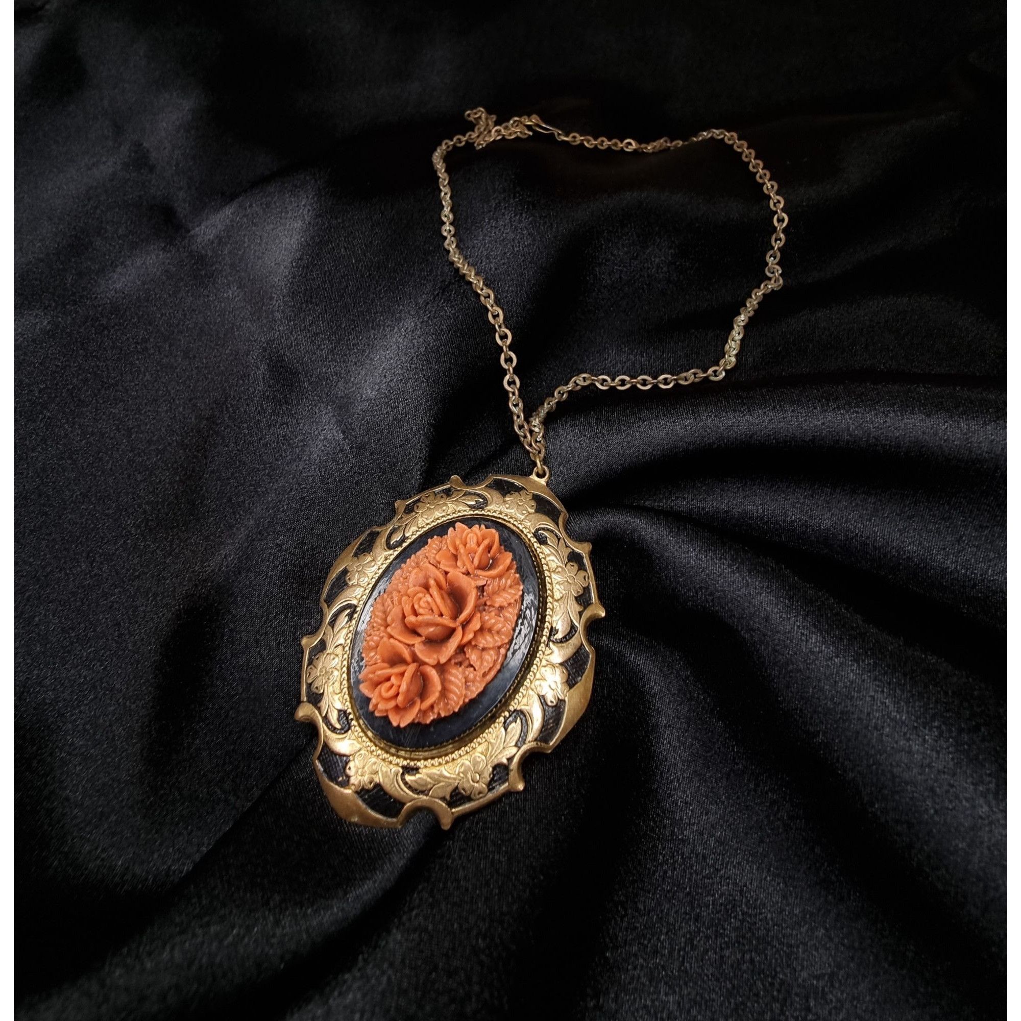 Vintage Antique Early XX Century Faux Coral Necklace With Ornate Gol Size ONE SIZE - 1 Thumbnail