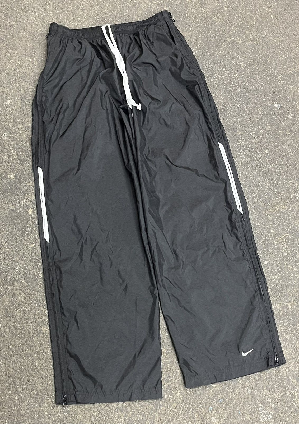 Nike × Vintage Nike track pants baggy fit wide leg y2k streetwear sporty Size US 32 / EU 48 - 2 Thumbnail