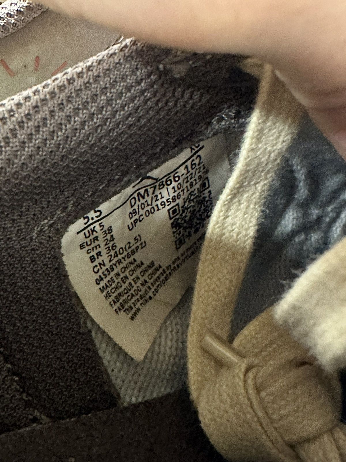 Nike × Travis Scott Travis reverse mocha Size US 5.5 / EU 38 - 6 Thumbnail