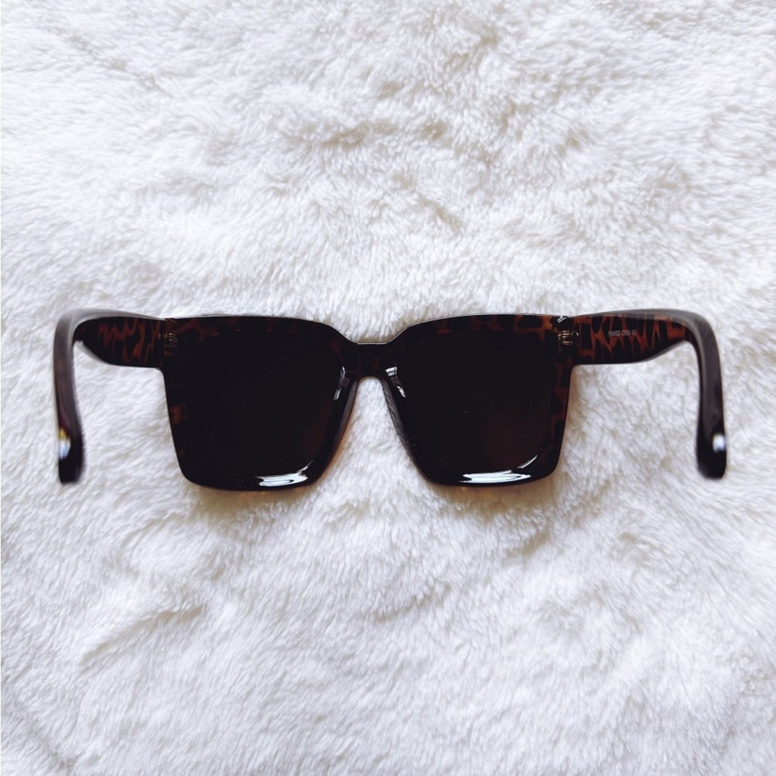 Other Liora Tortoise Brown Oversized Bold Sunglasses Size ONE SIZE - 10 Thumbnail
