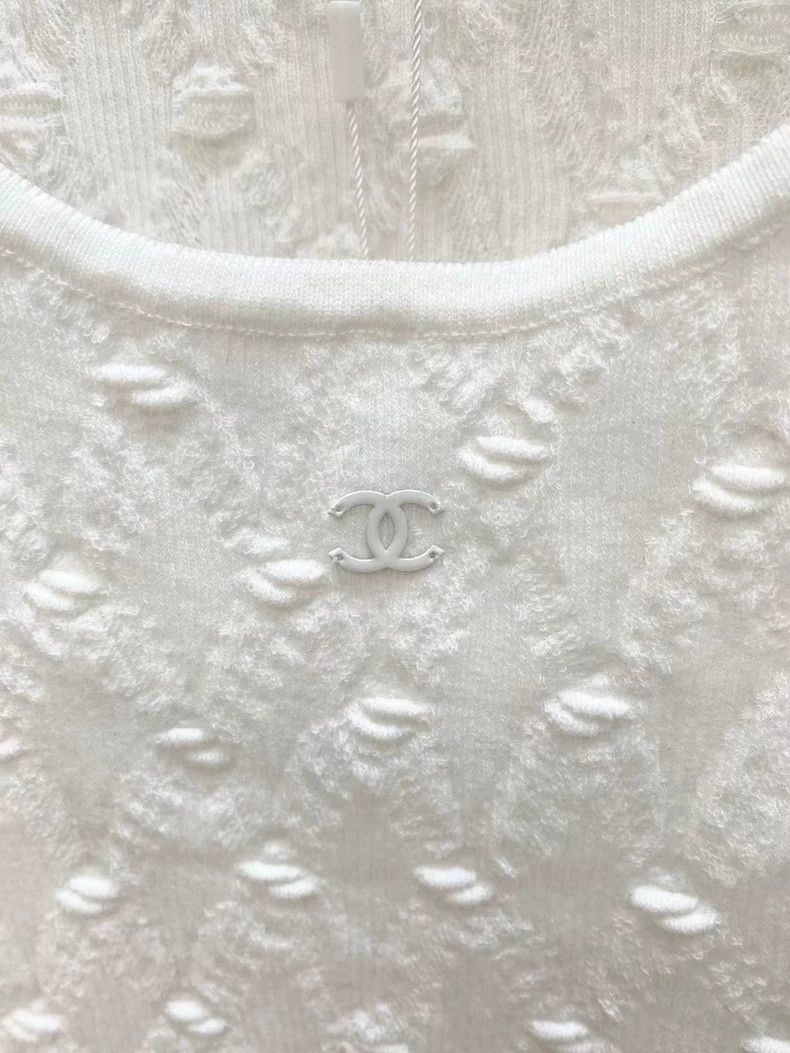 Chanel Chanel 24S white knitted vest Size XS / US 0-2 / IT 36-38 - 3 Thumbnail