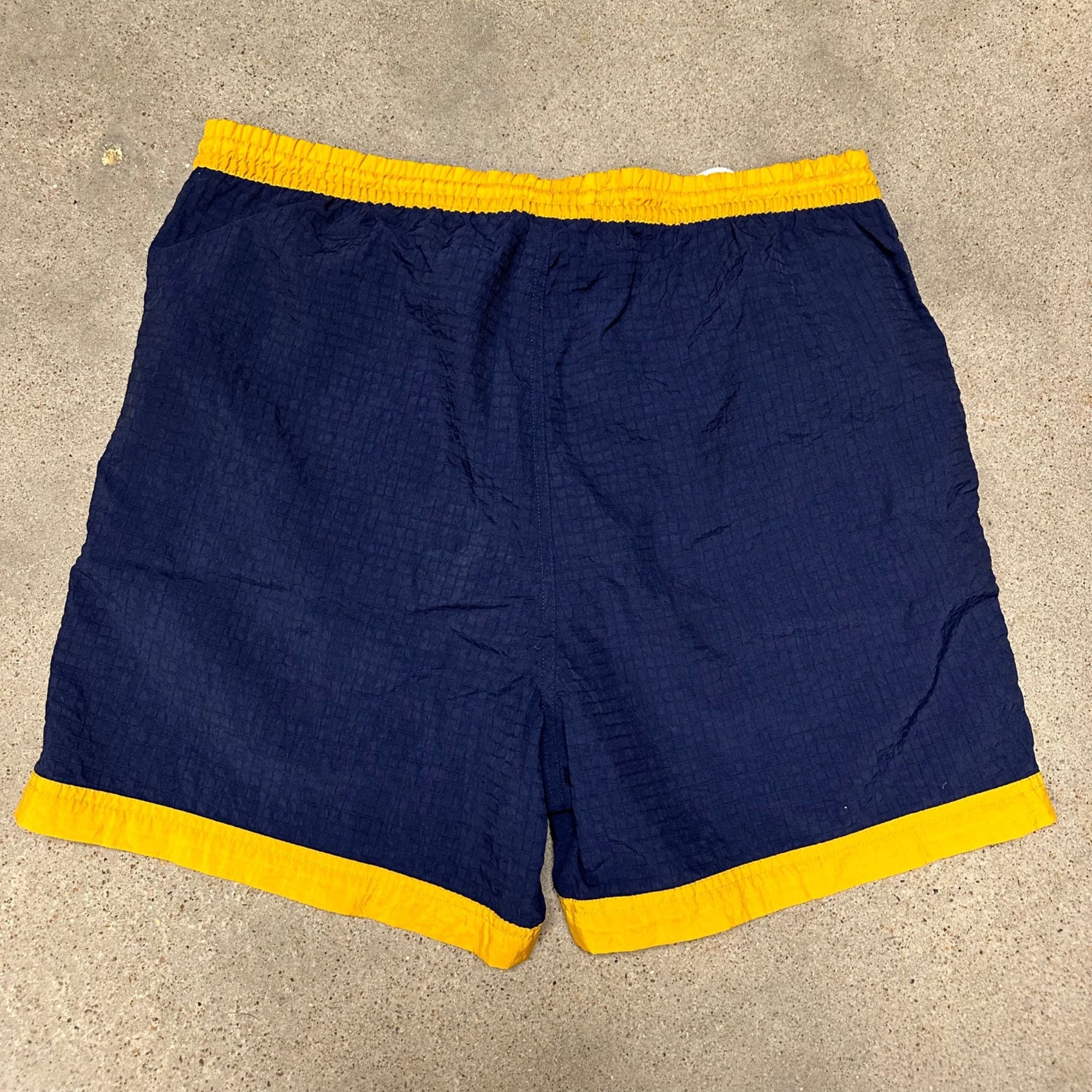 Nike × Vintage Vintage 90s Nike Embroidered Swoosh Nylon Ripstop Shorts Size US 34 / EU 50 - 3 Thumbnail
