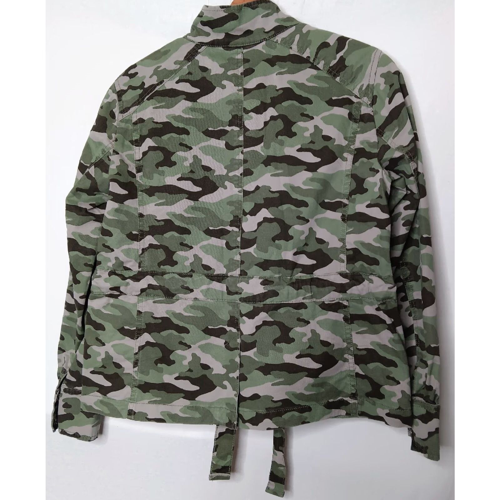 Banana Republic Banana Republic Women's XS Camouflage Utility Jacket Short Sleeve Tie Waist Green Fall Spring Summer Size XS / US 0-2 / IT 36-38 - 3 Thumbnail