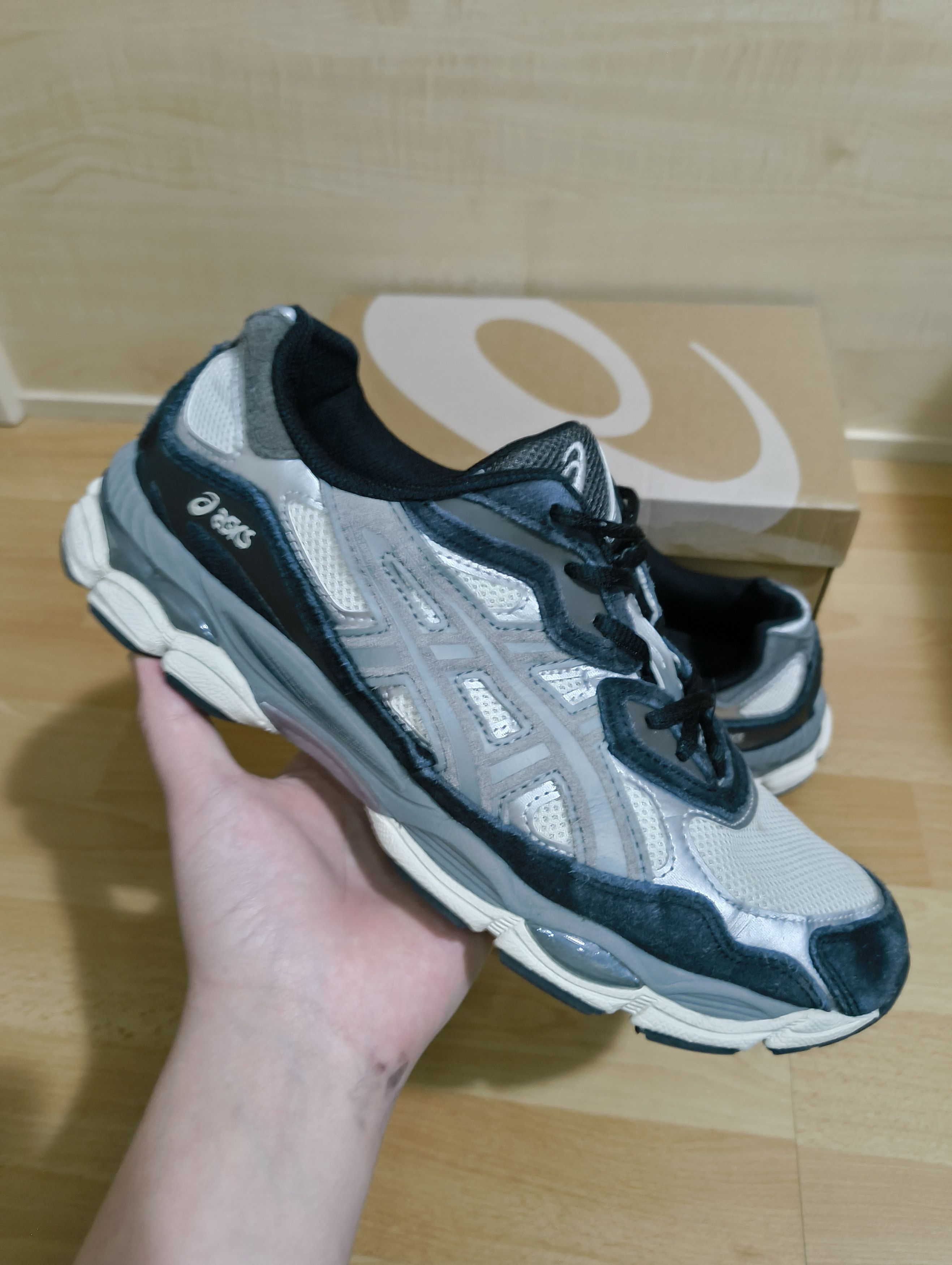 Asics Asics Gel NYC - Ivory Size US 11 / EU 44 - 1 Thumbnail