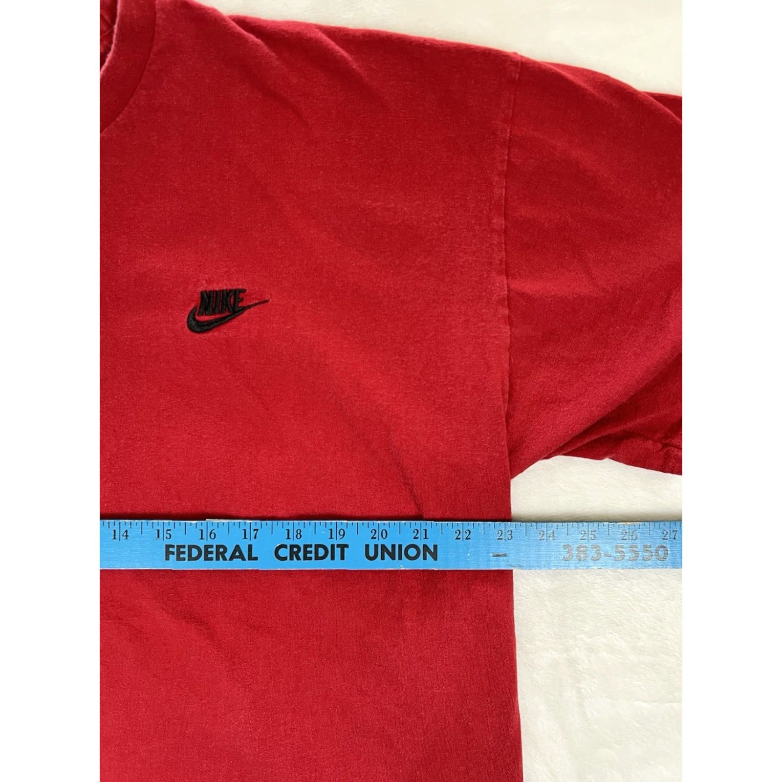 Nike VINTAGE Nike T-Shirt Red XL Men's Short Sleeve Embroidered Logo 90s Classic Essential Embroidered Silver Tag Size US XL / EU 56 / 4 - 5 Thumbnail