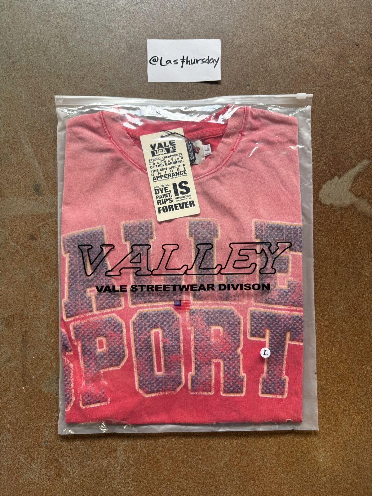 Vale Vale Valley Sports Division Tee Red Large Size US L / EU 52-54 / 3 - 2 Thumbnail