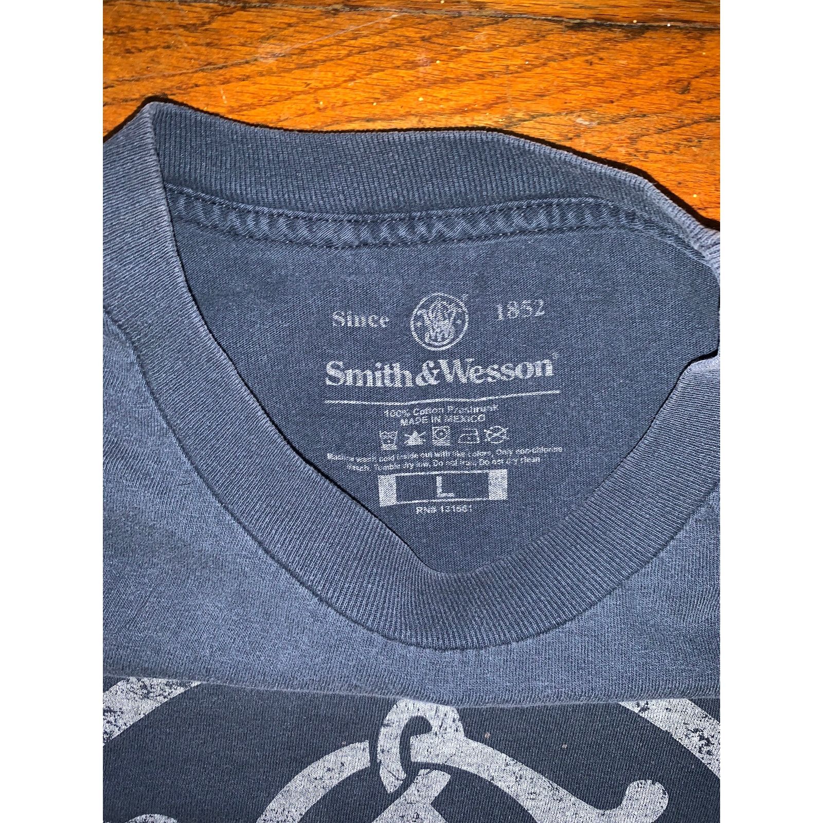 Other Smith & Wesson Iconic Logo T-Shirt Mens Large Navy Blue Size US L / EU 52-54 / 3 - 3 Thumbnail